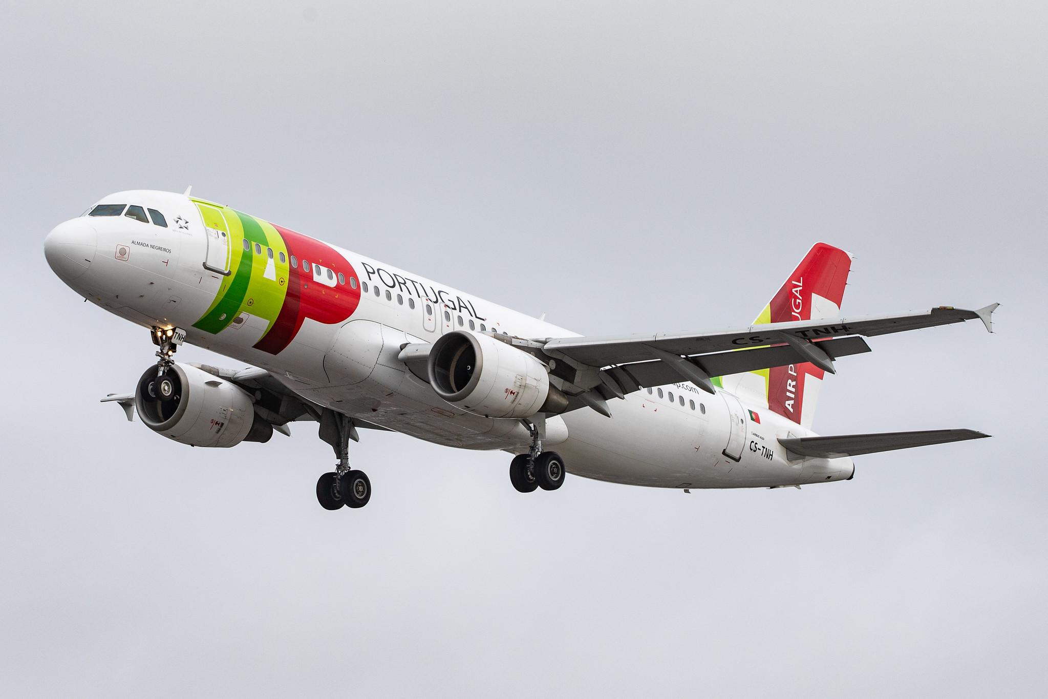 London Heathrow Airport: TAP Air Portugal (TP / TAP) |  Airbus A320-214 A320 | CS-TNH | MSN 0960