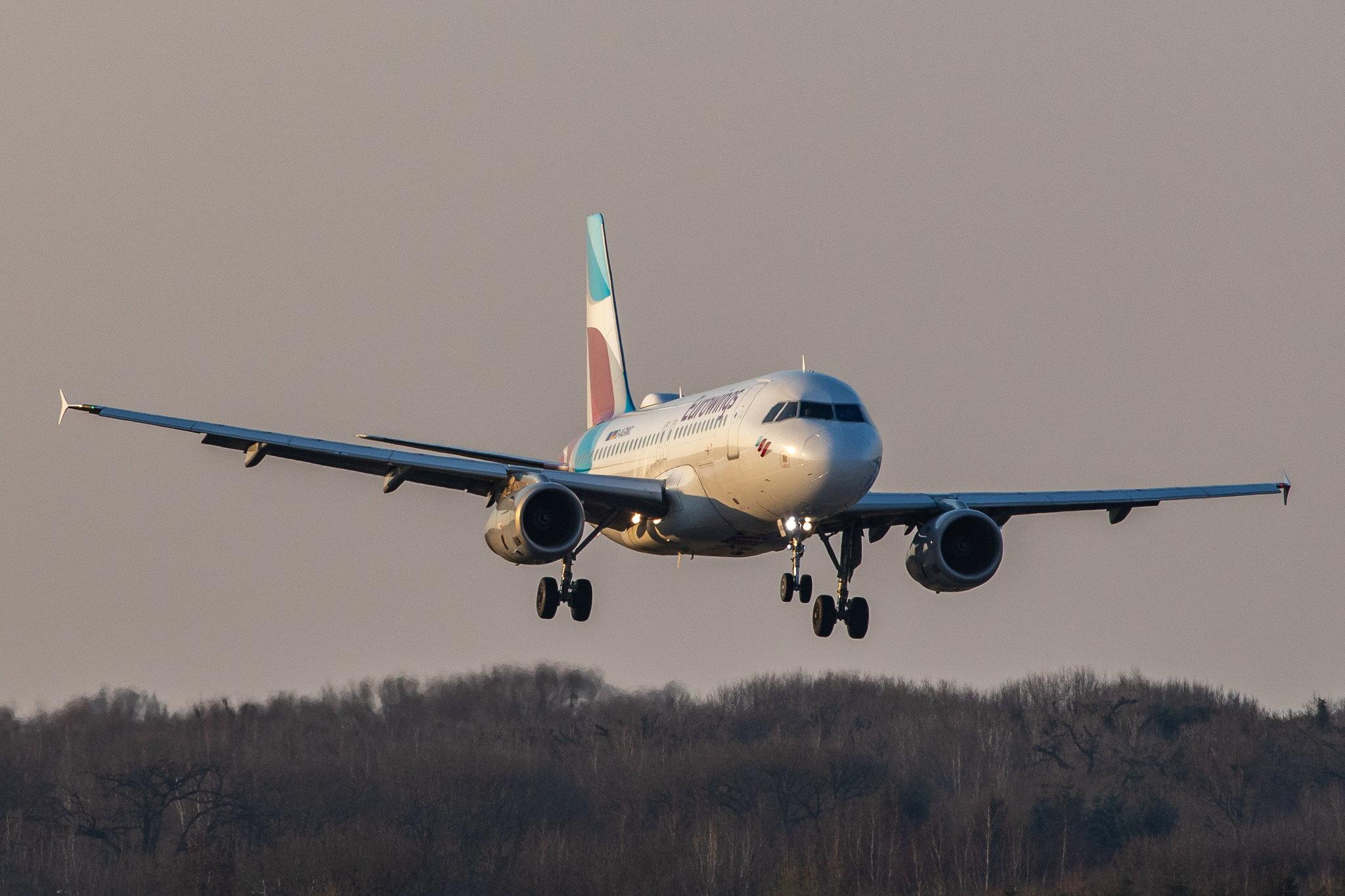 Hamburg Airport: Eurowings (EW / EWG) |  Airbus A319-132 A319 | D-AGWC | MSN 2976
