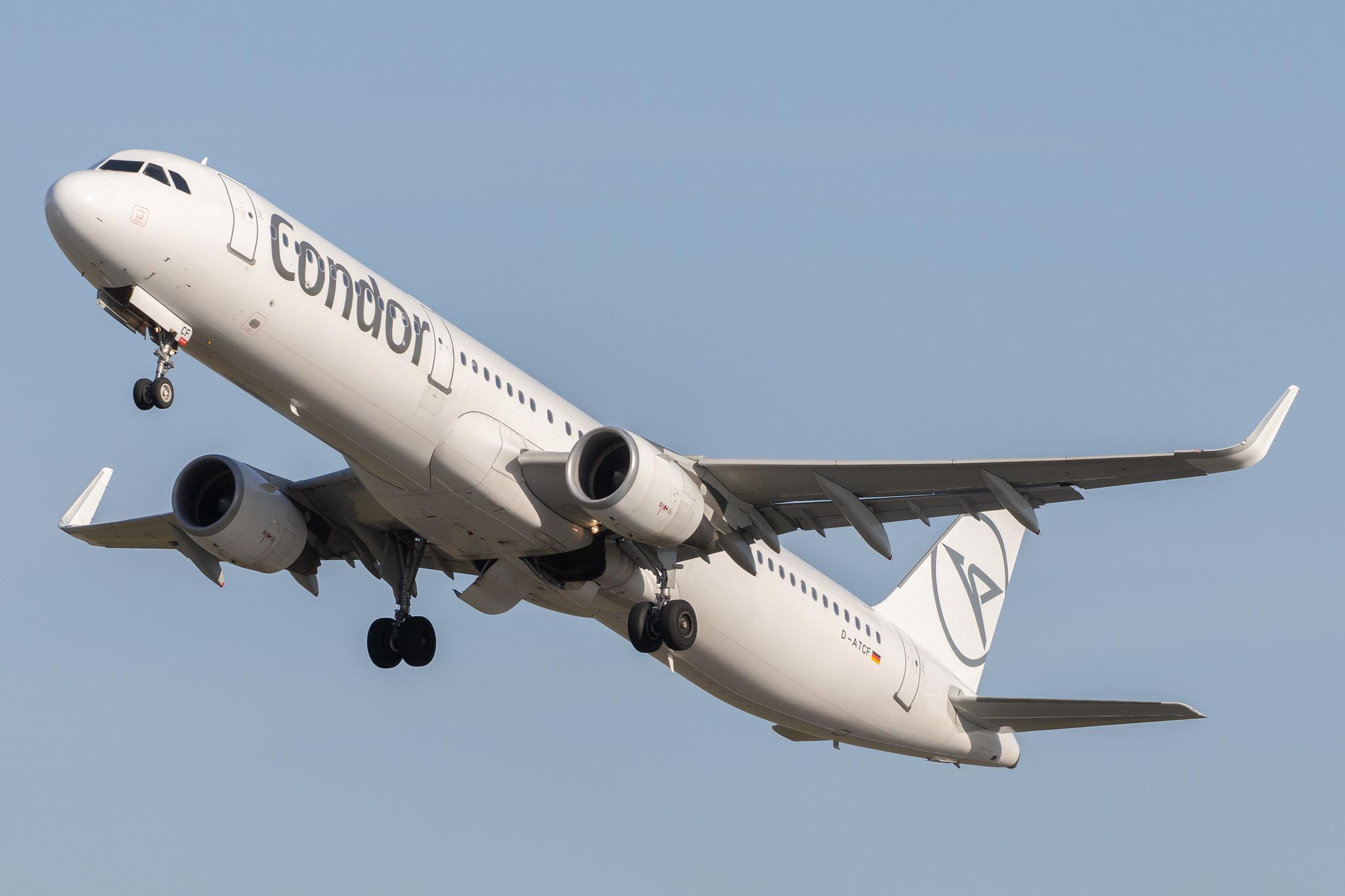 Hamburg Airport: Condor (DE / CFG) |  Airbus A321-211 A321 | D-ATCF | MSN 5843
