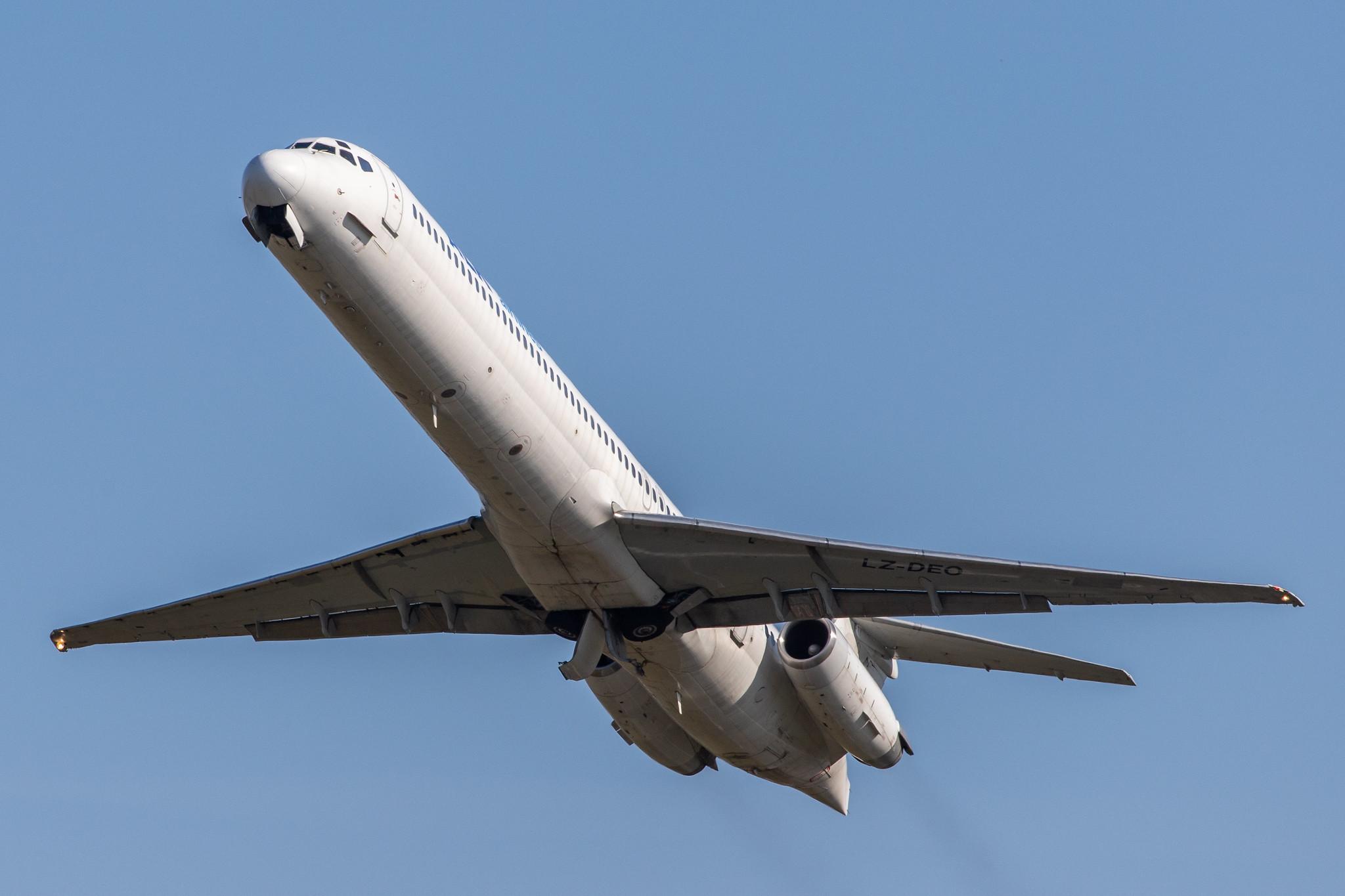 Hamburg Airport: ALK Airlines |  McDonnell Douglas MD-82 MD82 | LZ-DEO | MSN 48079