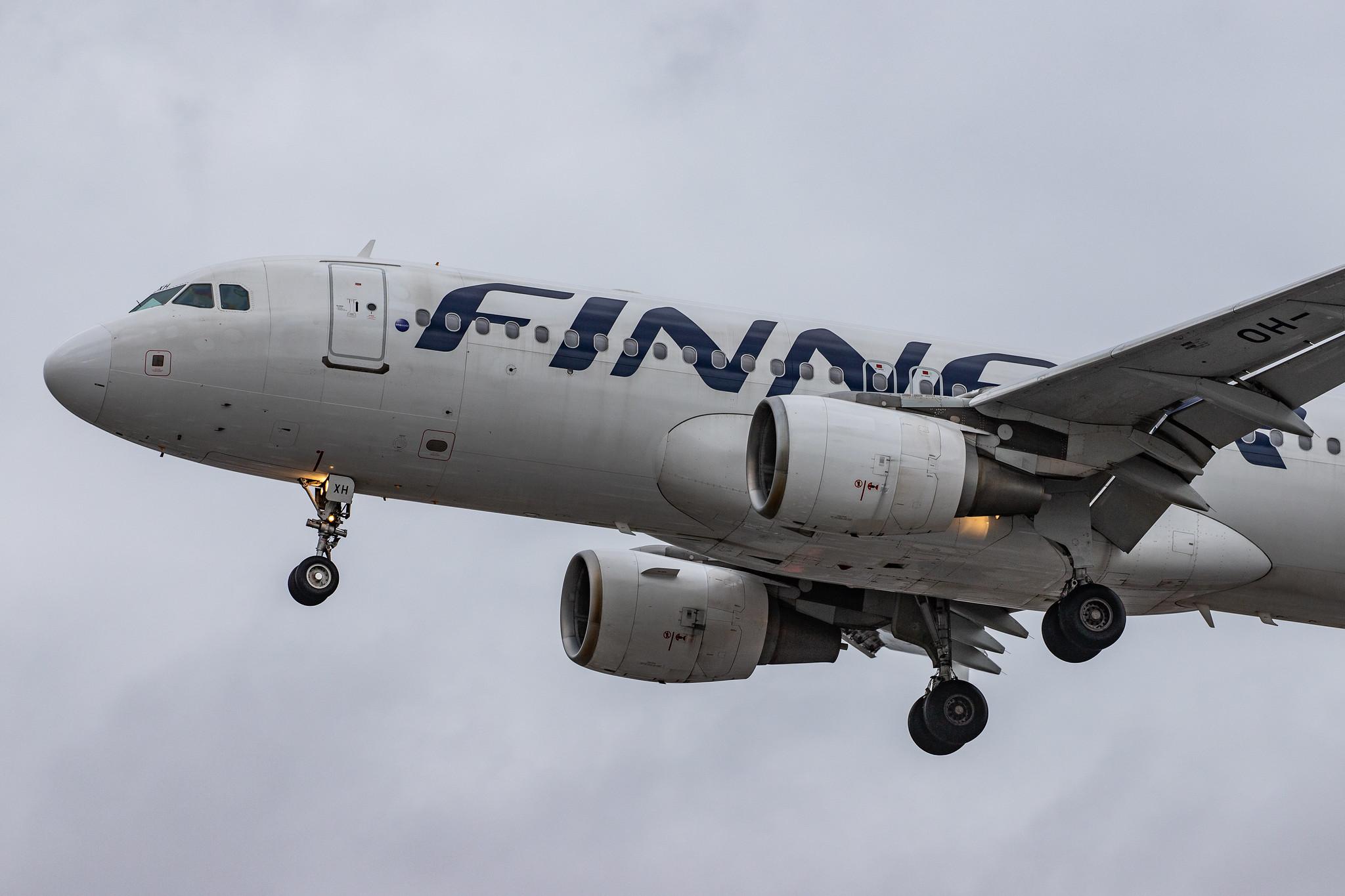 London Heathrow Airport: Finnair (AY / FIN) |  Airbus A320-214 A320 | OH-LXH | MSN 1913