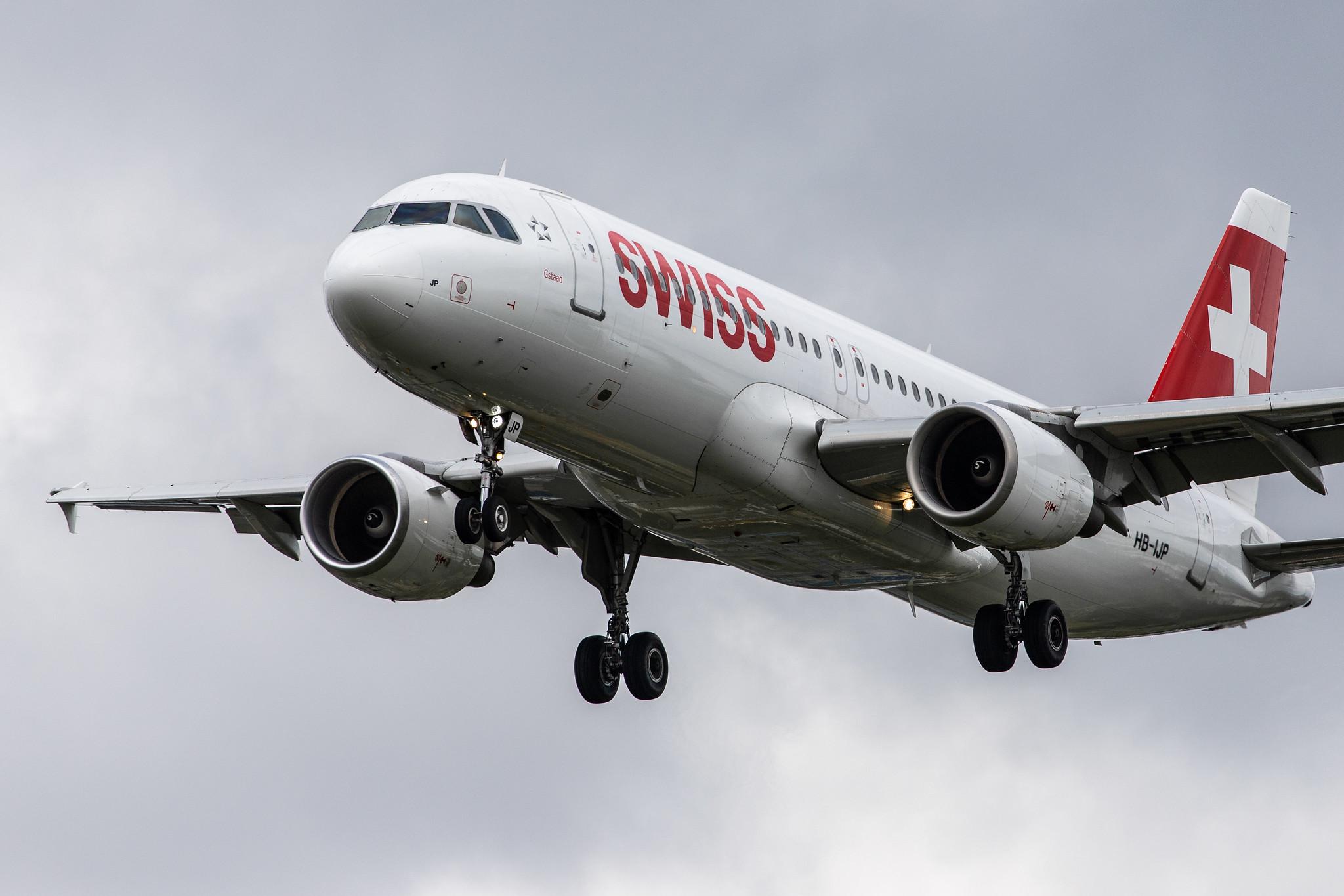 London Heathrow Airport: Swiss (LX / SWR) |  Airbus A320-214 A320 | HB-IJP | MSN 0681
