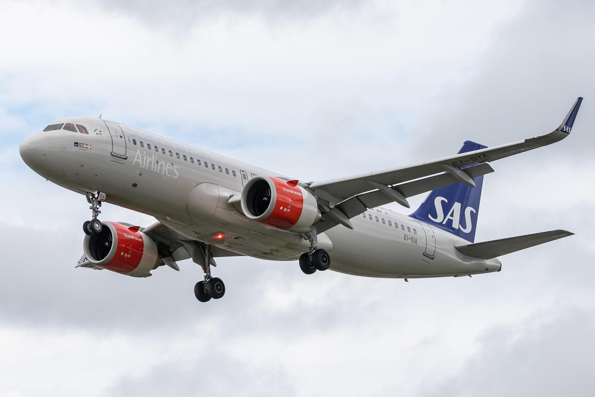 London Heathrow Airport: SAS (SK / SAS) | Operator: SAS Ireland |  Airbus A320-251N A20N | EI-SIA | MSN 7897