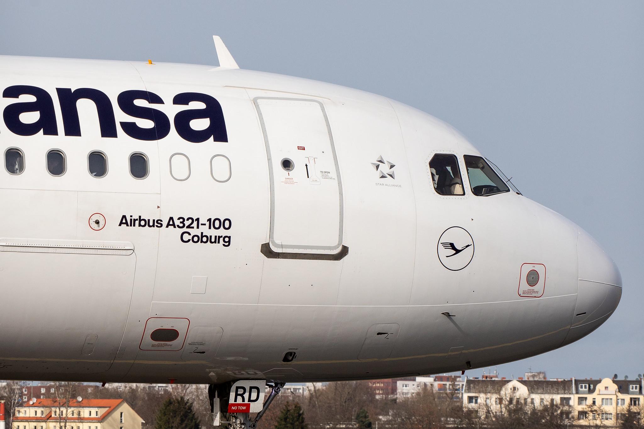 Flughafen Berlin Tegel (TXL): Lufthansa (LH / DLH) |  Airbus A321-131 A321 | D-AIRD | MSN 0474