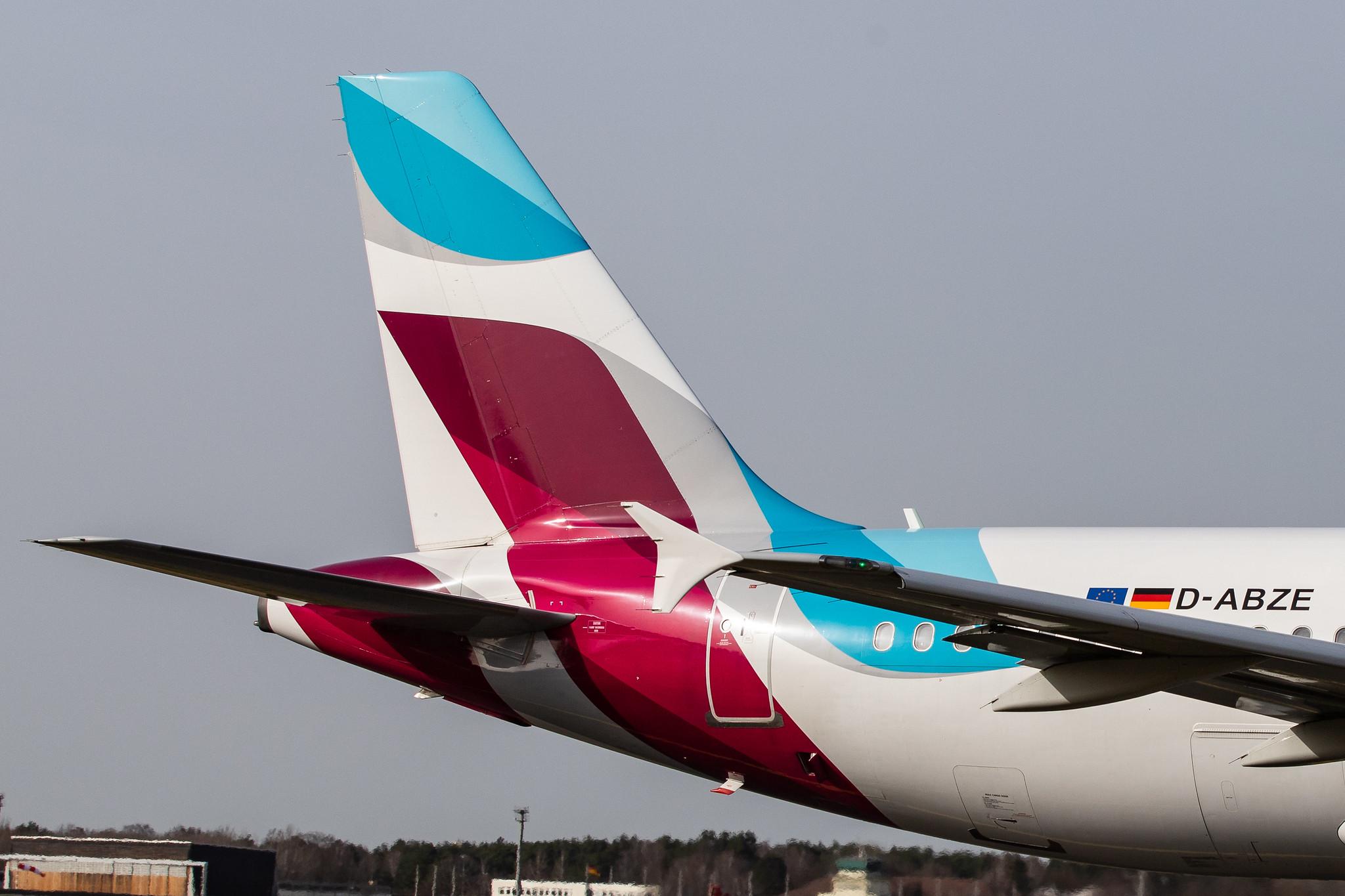 Flughafen Berlin Tegel (TXL): Eurowings (EW / EWG) |  Airbus A320-216 A320 | D-ABZE | MSN 3464