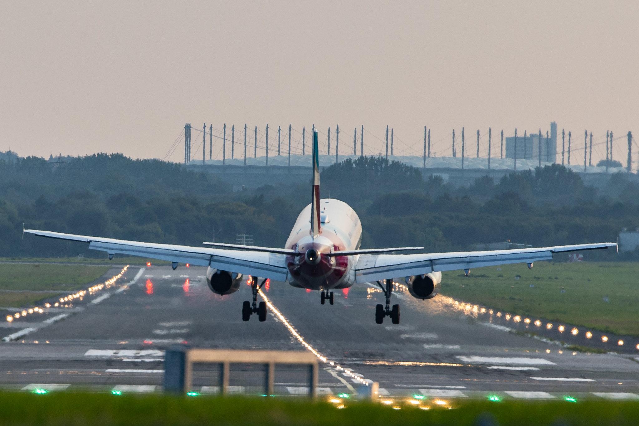Hamburg Airport: Eurowings (EW / EWG) | Operator: Eurowings Europe |  Airbus A319-132 A319 | D-AGWI | MSN 3358