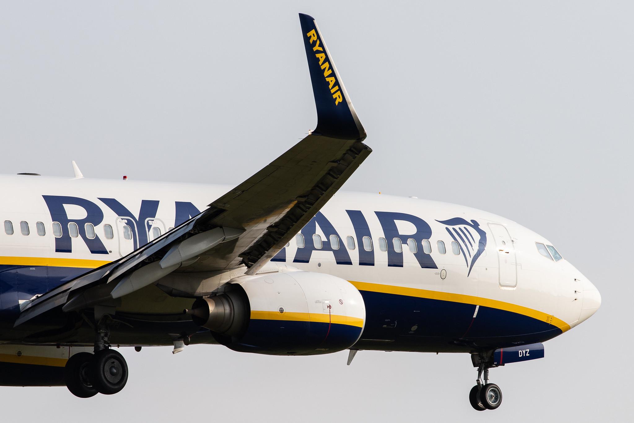 Hamburg Airport: Ryanair (FR / RYR) |  Boeing 737-8AS B738 | EI-DYZ | MSN 37518