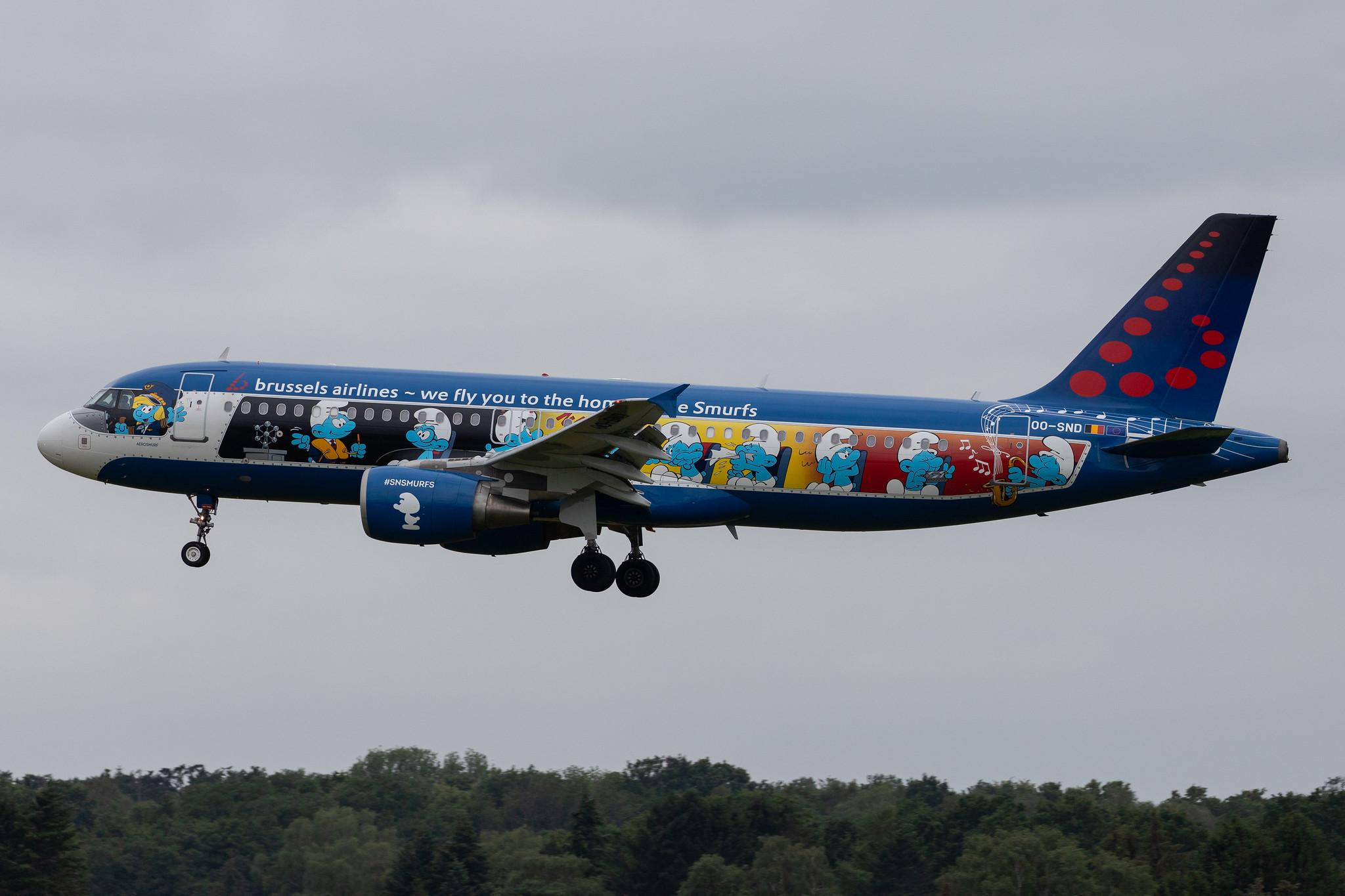 Hamburg Airport: Brussels Airlines (SN / BEL) |  Livery: The Smurfs Livery |  Airbus A320-214 A320 | OO-SND | MSN 1838