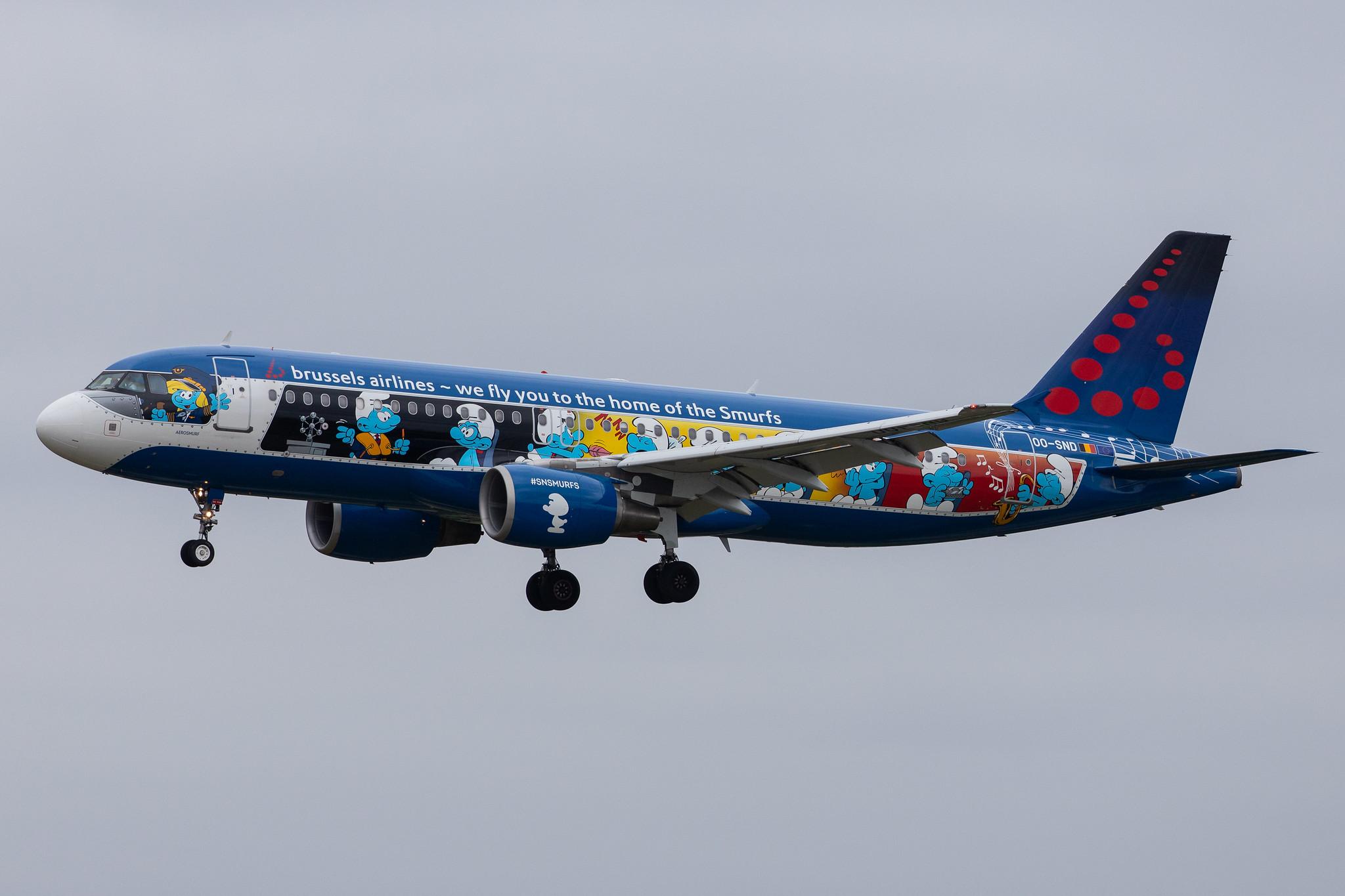 Hamburg Airport: Brussels Airlines (SN / BEL) |  Livery: The Smurfs Livery |  Airbus A320-214 A320 | OO-SND | MSN 1838