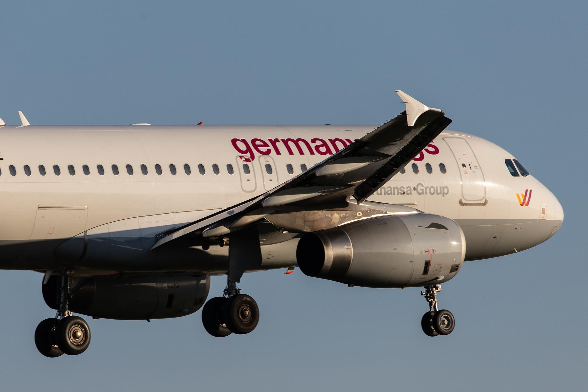 Hamburg Airport: Eurowings (EW / EWG) |  Airbus A319-132 A319 | D-AGWE | MSN 3128