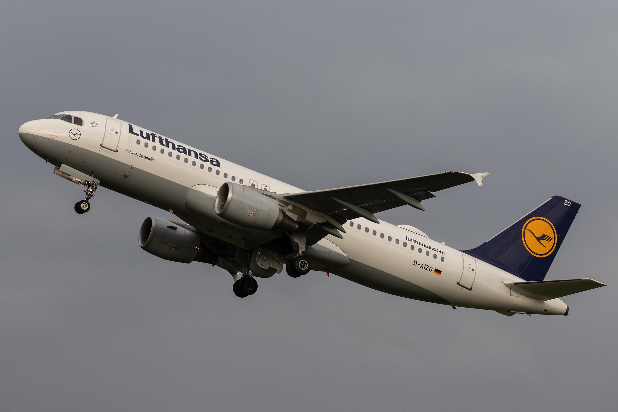 Hamburg Airport: Lufthansa (LH / DLH) |  Airbus A320-214 A320 | D-AIZO | MSN 5441