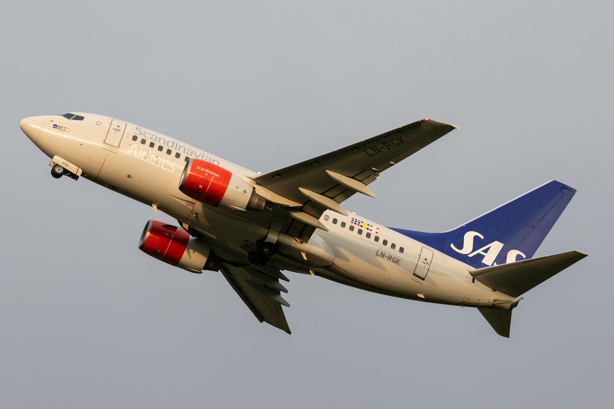 Hamburg Airport: SAS (SK / SAS) |  Boeing 737-683 B736 | LN-RGK | MSN 28313