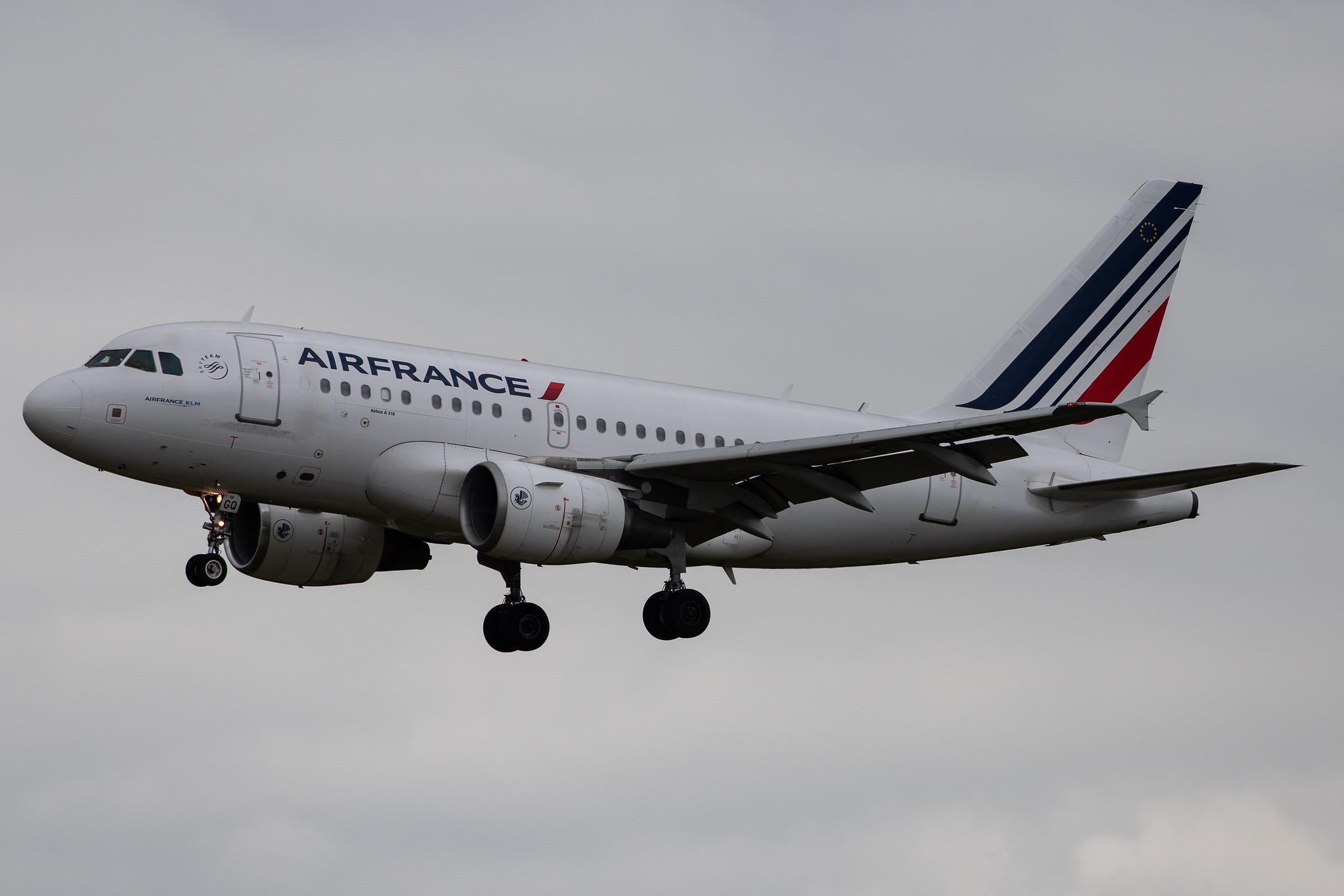 Hamburg Airport: Air France (AF / AFR) |  Airbus A318-111 A318 | F-GUGQ | MSN 2972