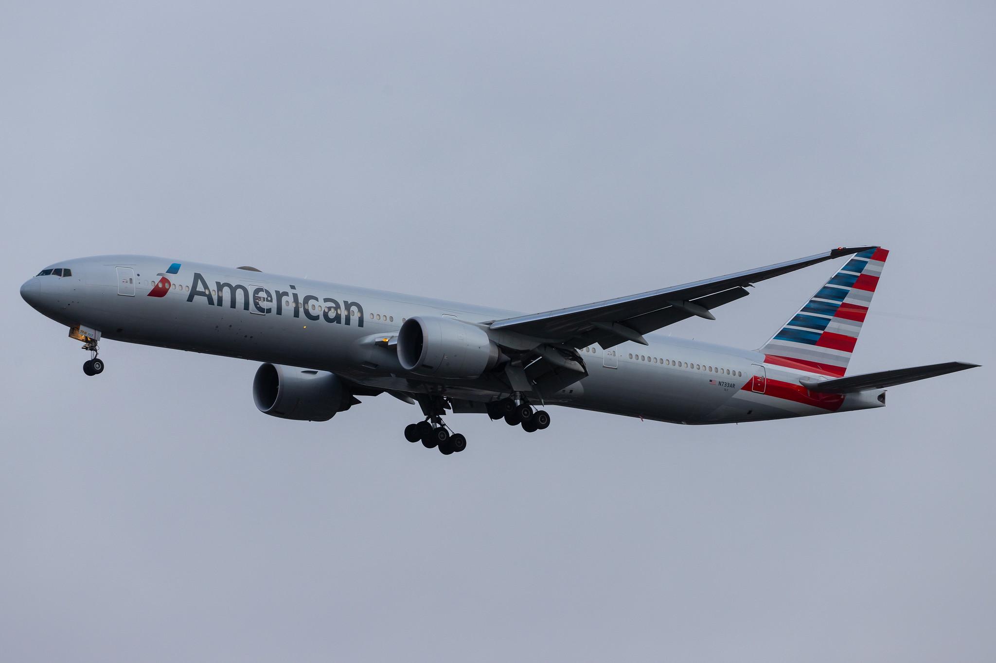 London Heathrow Airport: American Airlines (AA / AAL) |  Boeing 777-323(ER) B77W | N733AR | MSN 33524