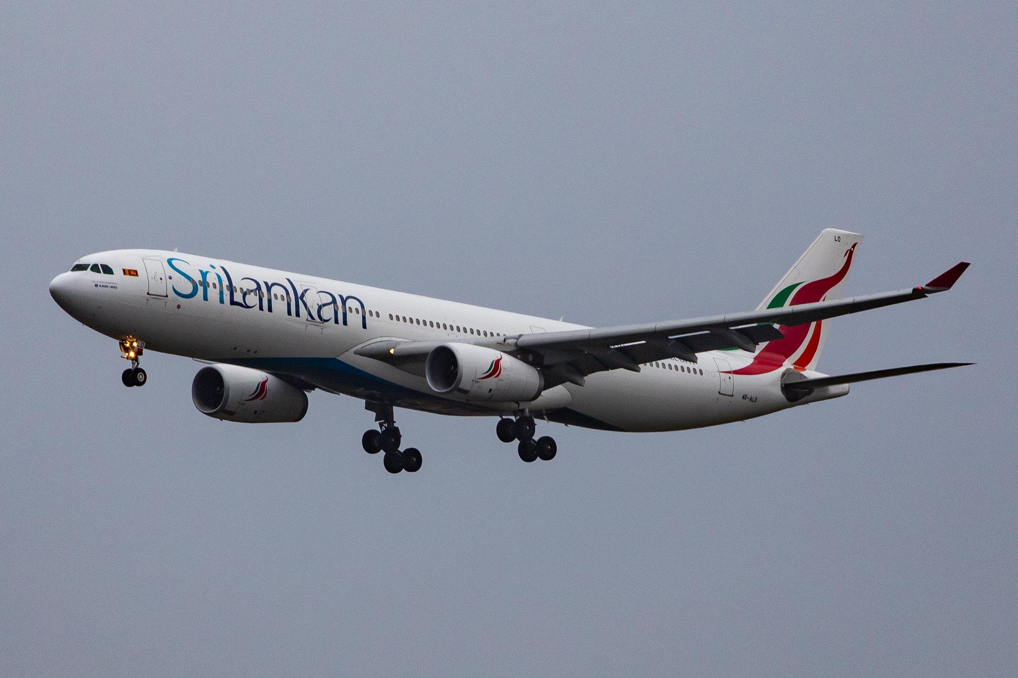 London Heathrow Airport: SriLankan Airlines (UL / ALK) |  Airbus A330-343 A333 | 4R-ALO | MSN 1650