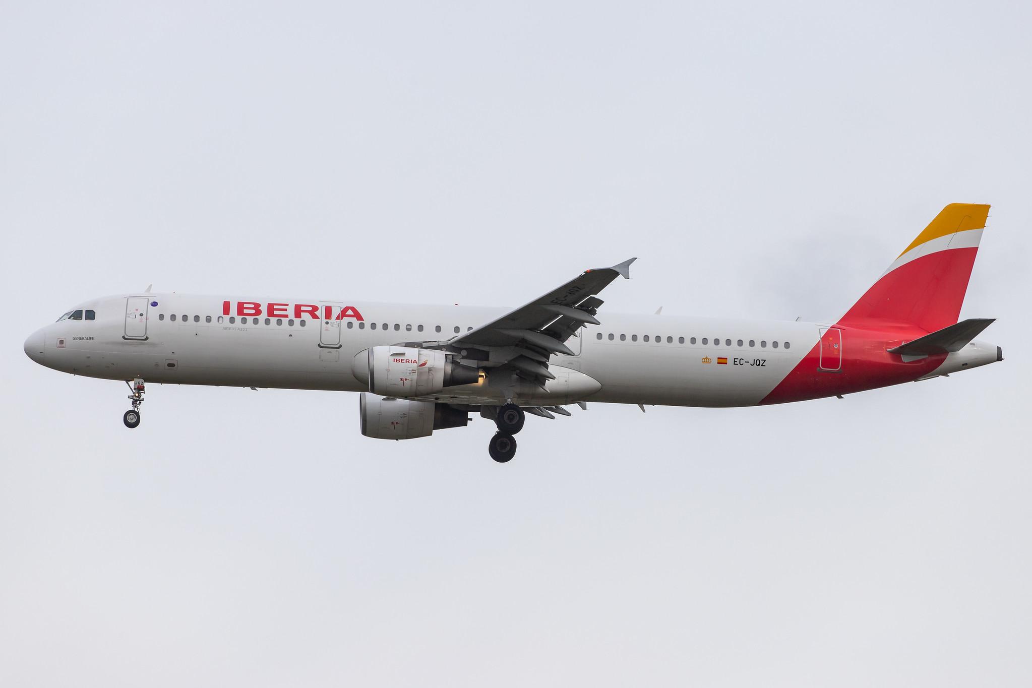 London Heathrow Airport: Iberia (IB / IBE) |  Airbus A321-212 A321 | EC-JQZ | MSN 2736