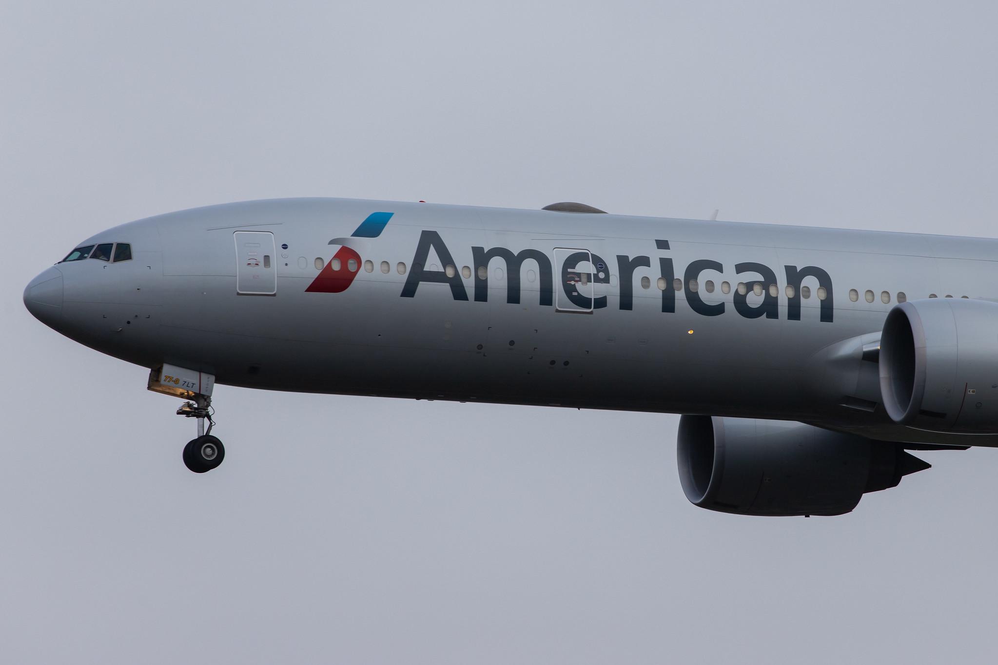 London Heathrow Airport: American Airlines (AA / AAL) |  Boeing 777-323(ER) B77W | N733AR | MSN 33524