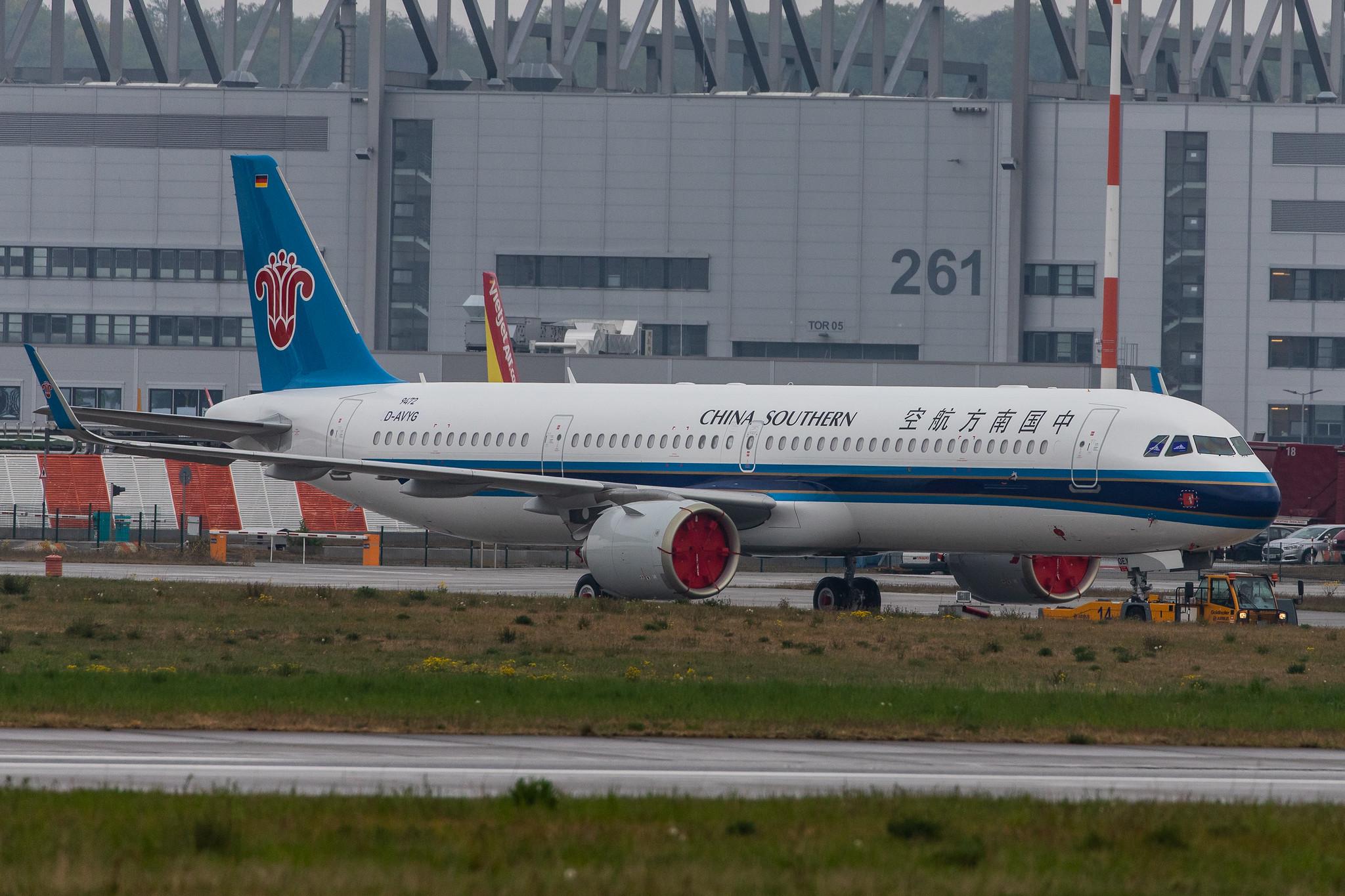 Flugplatz Hamburg-Finkenwerder: Airbus (/ AIB) |  Airbus A321-253NX A21N | D-AVYG | MSN 9472 (Future: China Southern Airlines  CZ / CSN, B-)