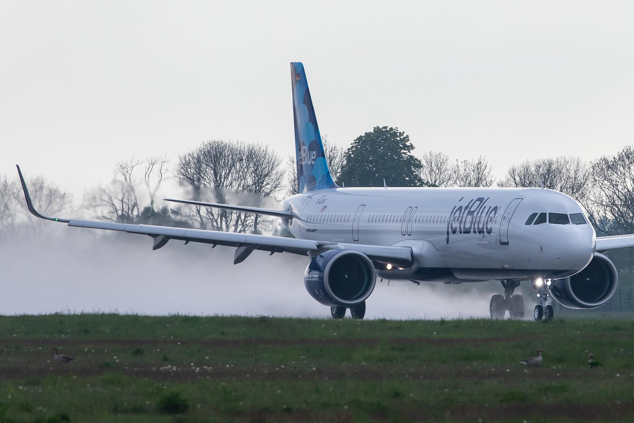 Flugplatz Hamburg-Finkenwerder: Airbus (/ AIB) |  Airbus A321-271NX A21N | D-AZAF | MSN 9377 (Future: JetBlue Airways B6 / JBU, N2048J)