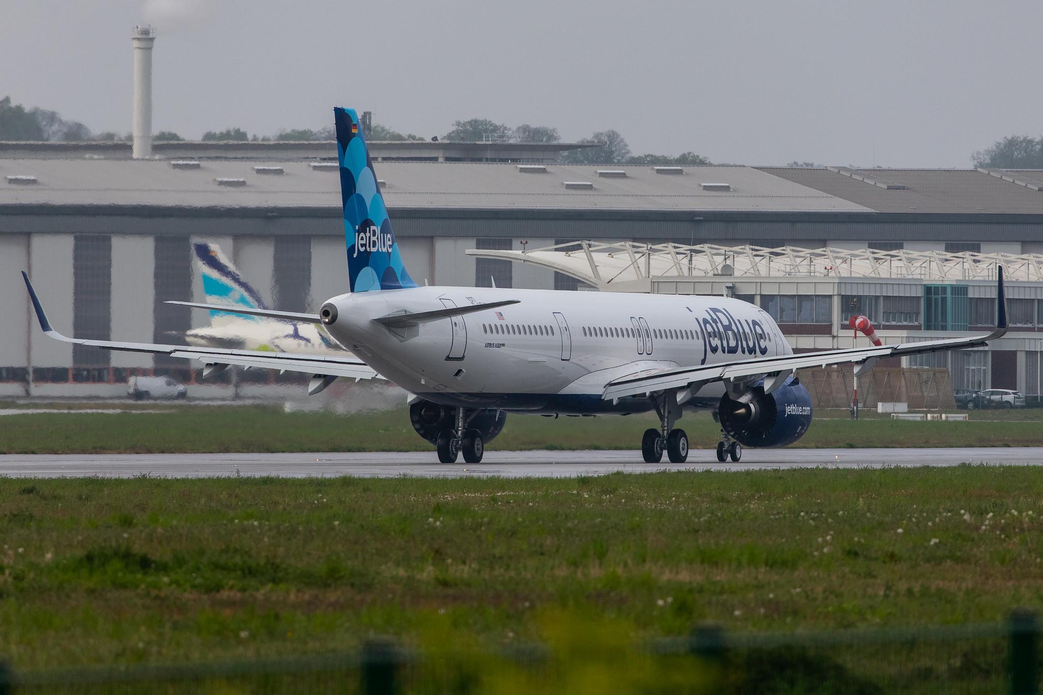 Flugplatz Hamburg-Finkenwerder: Airbus (/ AIB) |  Airbus A321-271NX A21N | D-AZAF | MSN 9377 (Future: JetBlue Airways B6 / JBU, N2048J)