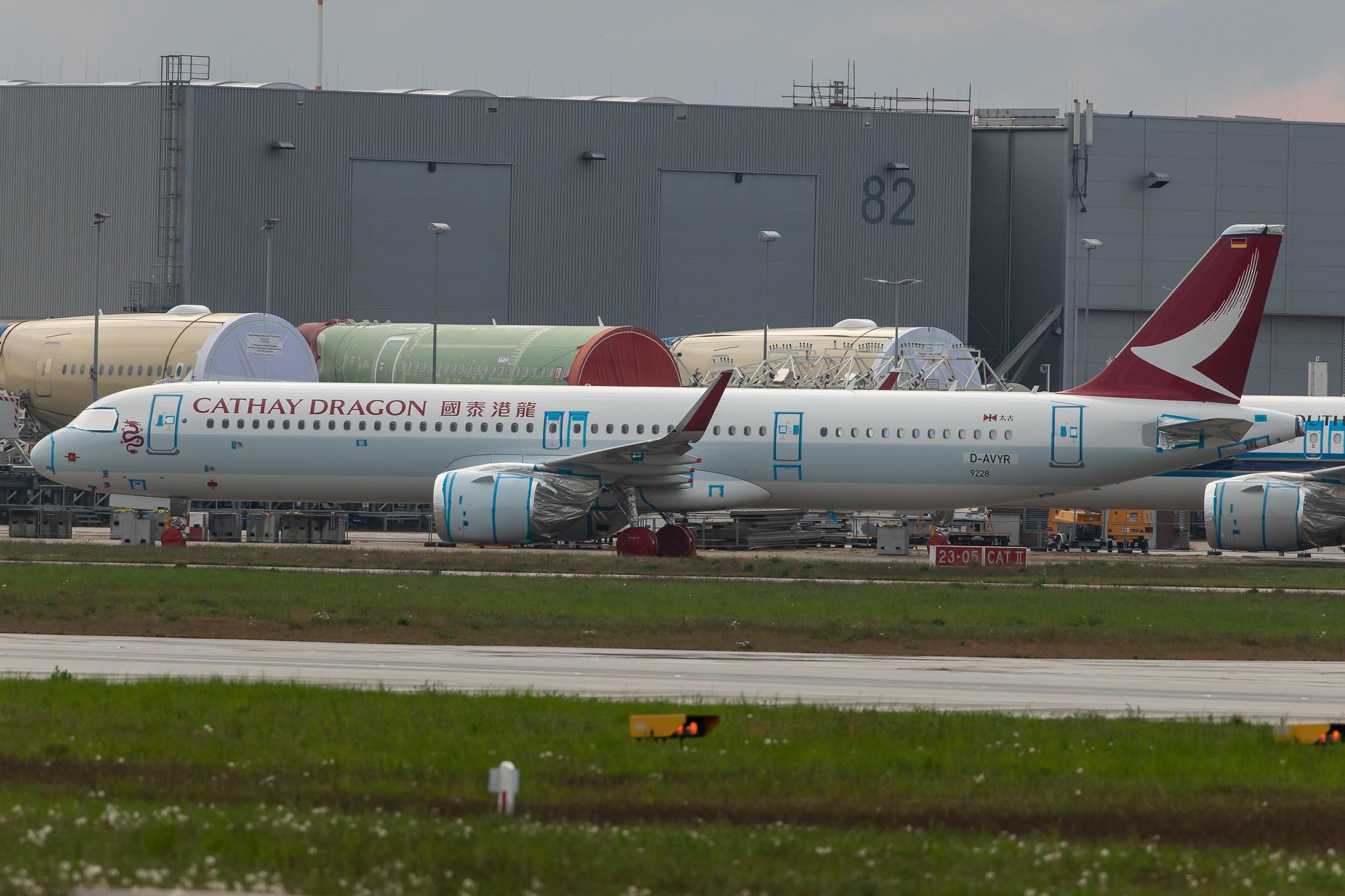 Flugplatz Hamburg-Finkenwerder: Airbus (/ AIB) |  Airbus A321-251NX A21N | D-AVYR | MSN 9228 (Future: Cathay Dragon KA / HDA, B-HPB)