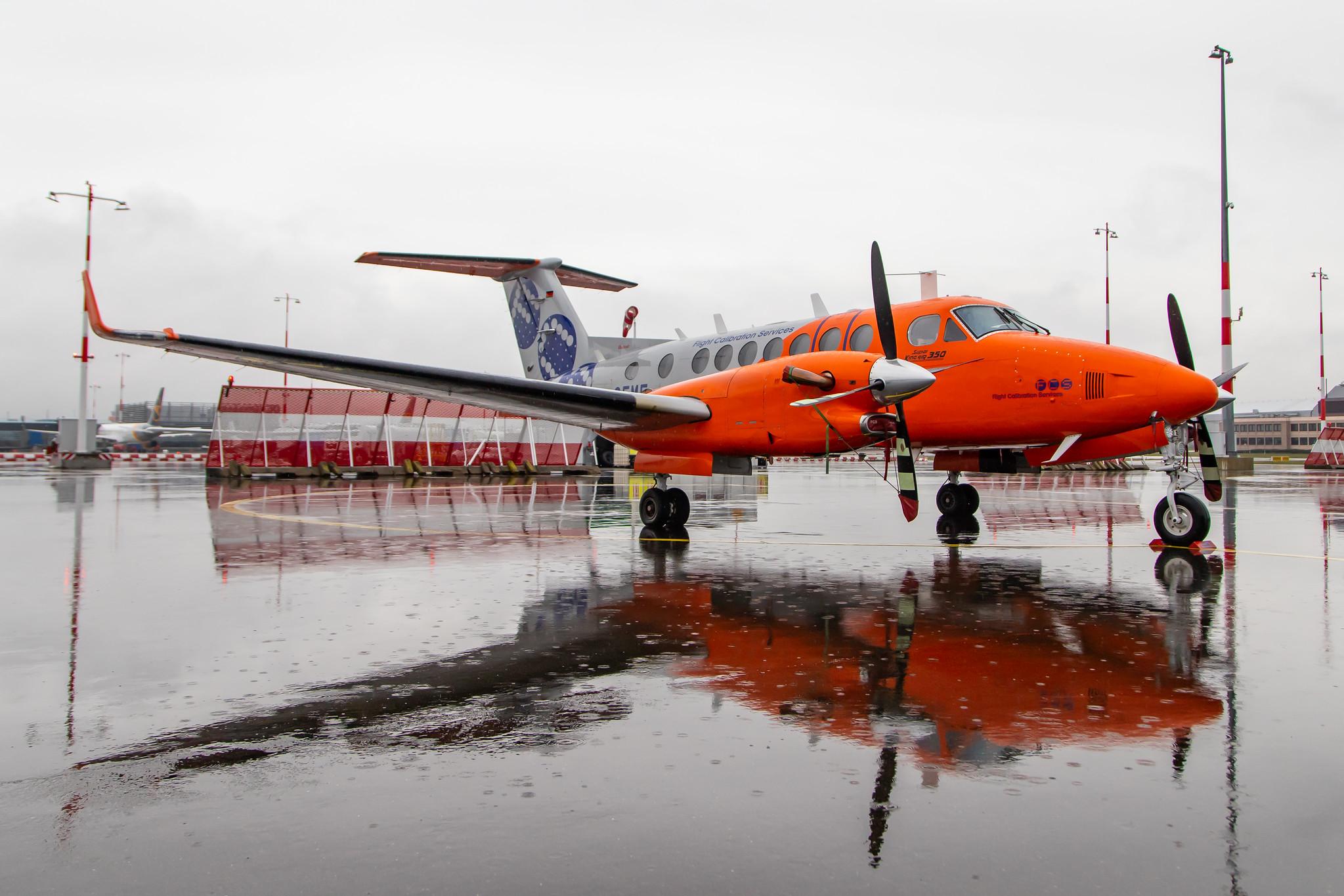 Hamburg Airport Apron: FCS Flight Calibration Services (/ FCK) | Operator: Flight Calibration Services |  Beech 300 Super King Air 350 B350 | D-CFME | MSN FL-627