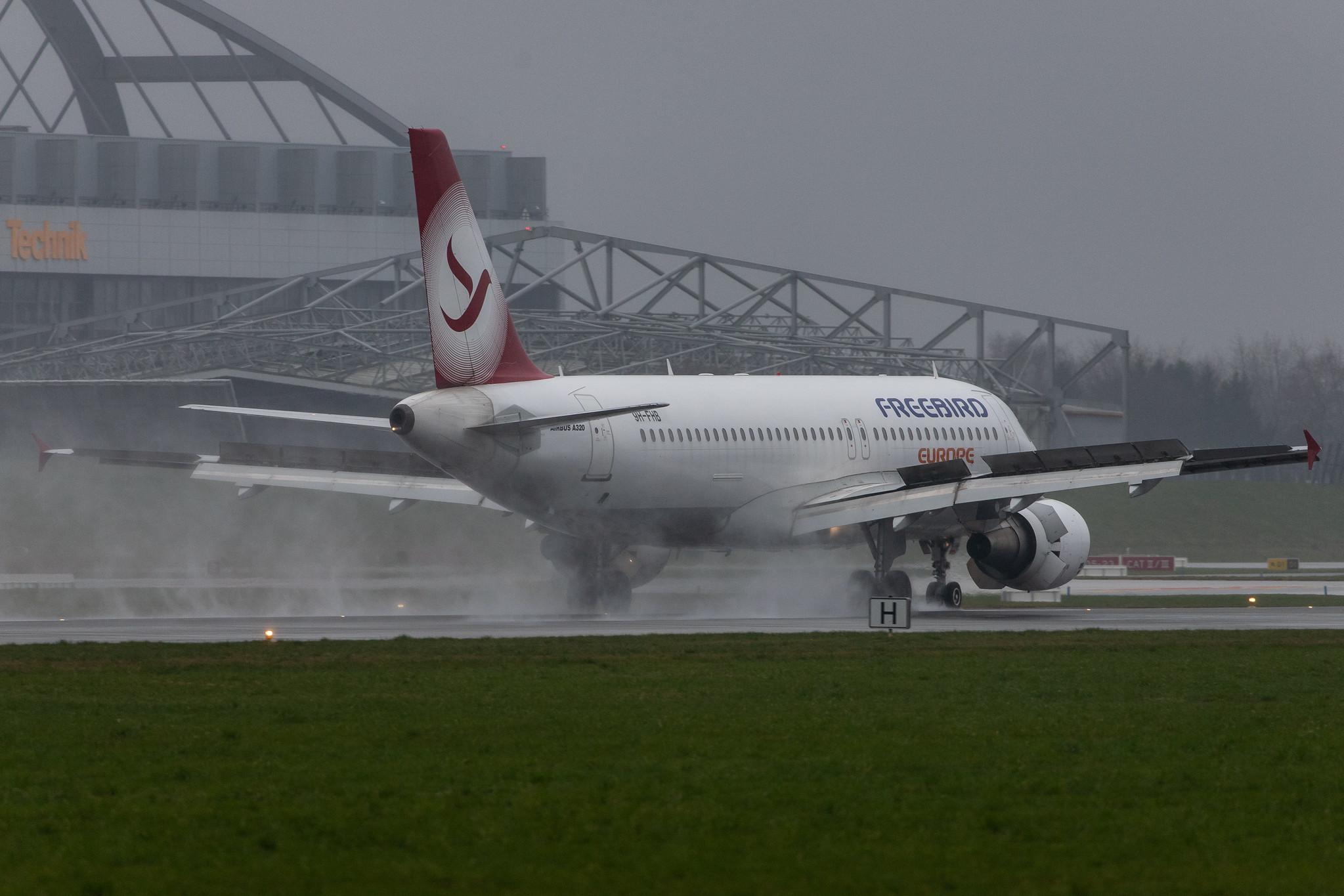 Hamburg Airport Apron: Freebird Airlines (FH / FHY) |  Airbus A320-214 A320 | 9H-FHB | MSN 3025