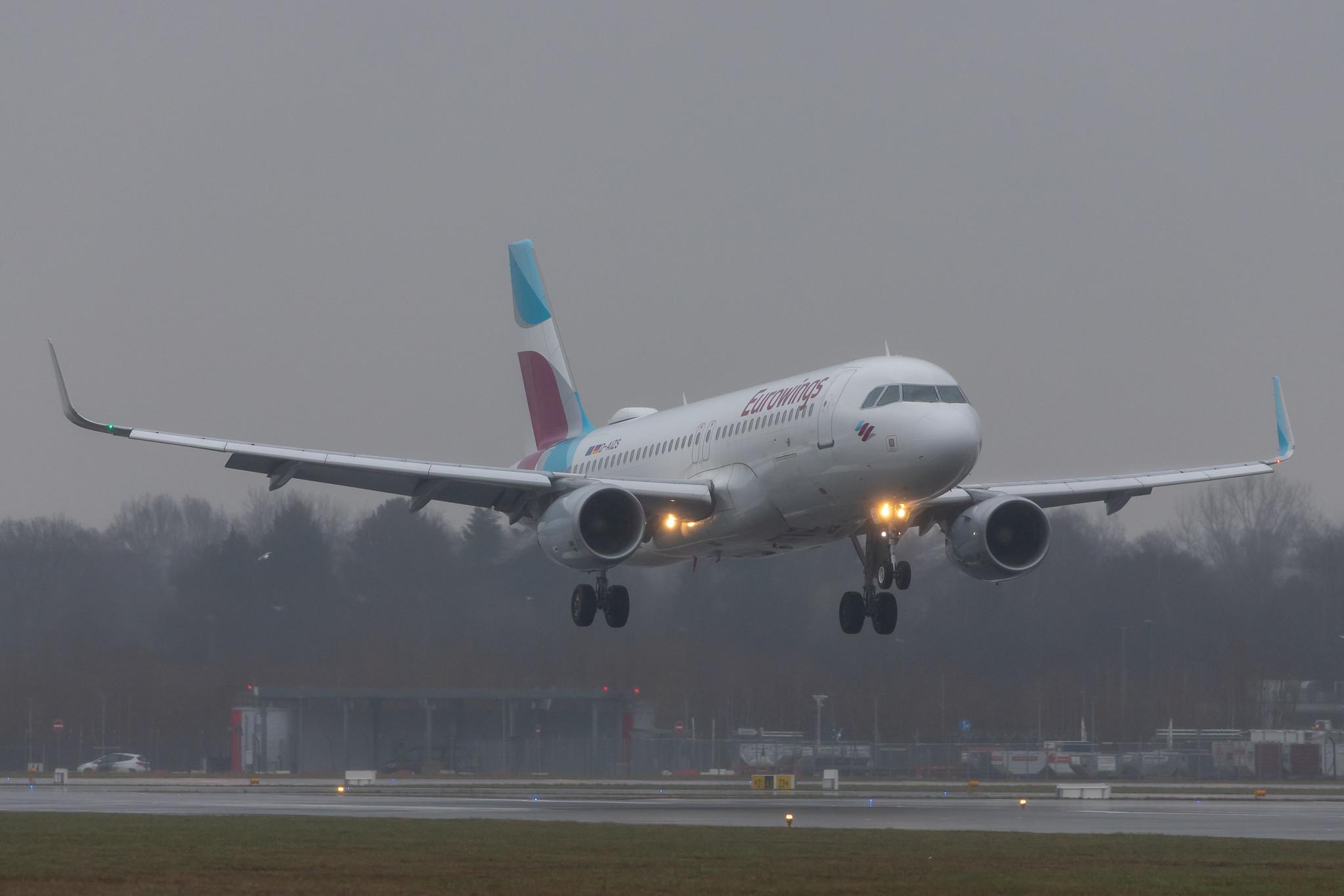Hamburg Airport Apron: Eurowings (EW / EWG) |  Airbus A320-214 A320 | D-AIZS | MSN 5557