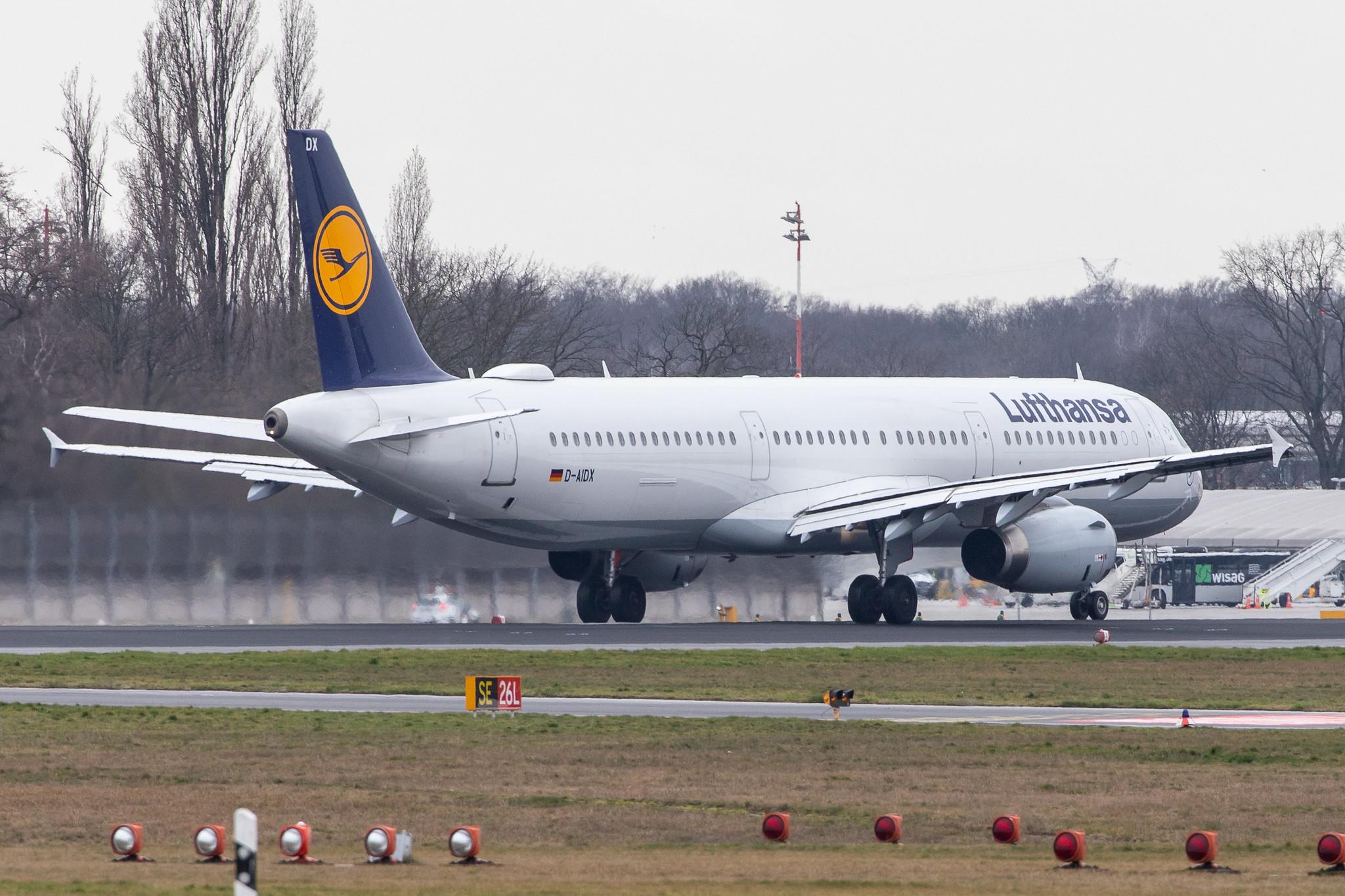 Flughafen Berlin Tegel (TXL): Lufthansa (LH / DLH) |  Airbus A321-231 A321 | D-AIDX | MSN 6451