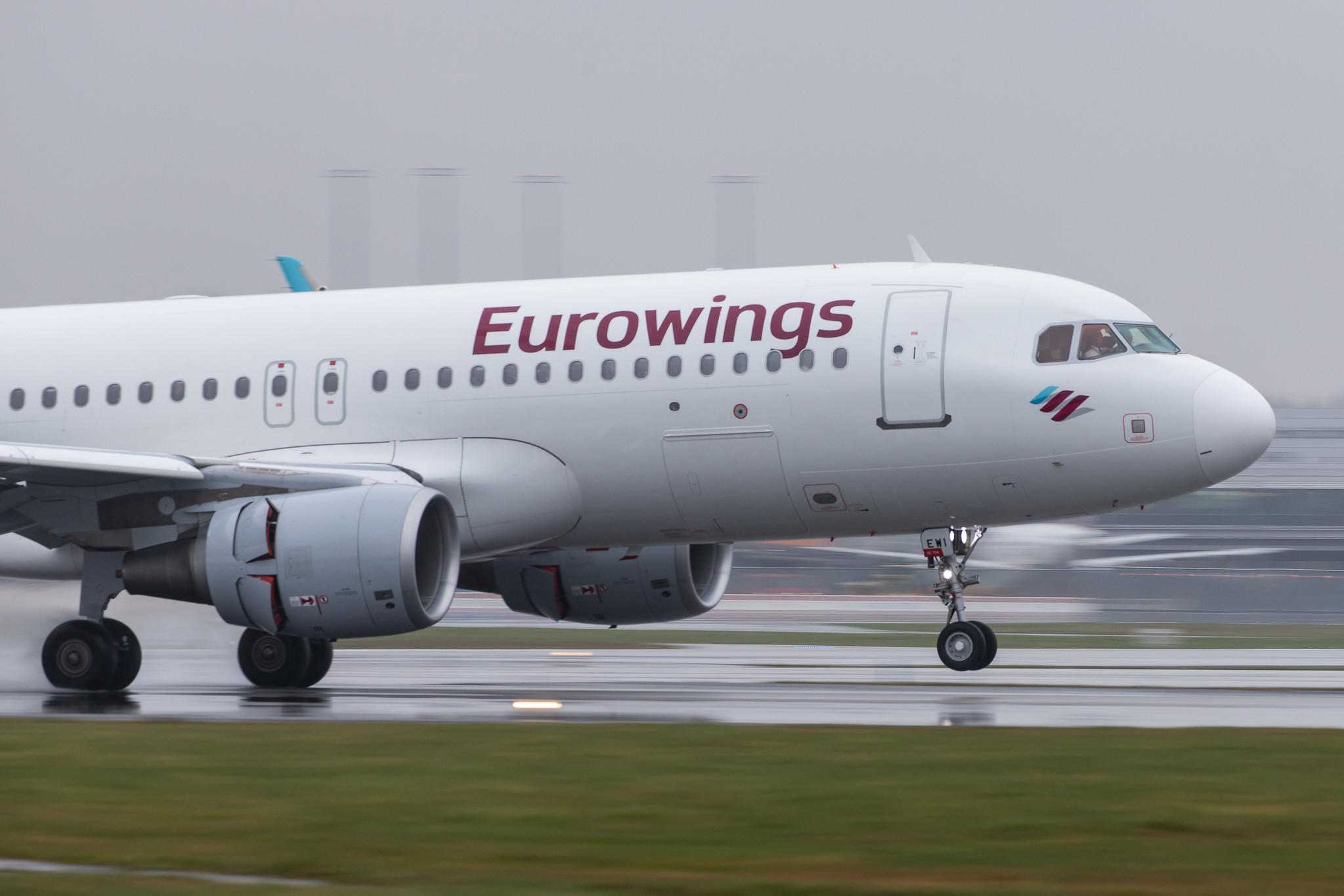 Hamburg Airport Apron: Eurowings (EW / EWG) |  Airbus A320-214 A320 | D-AEWI | MSN 7210