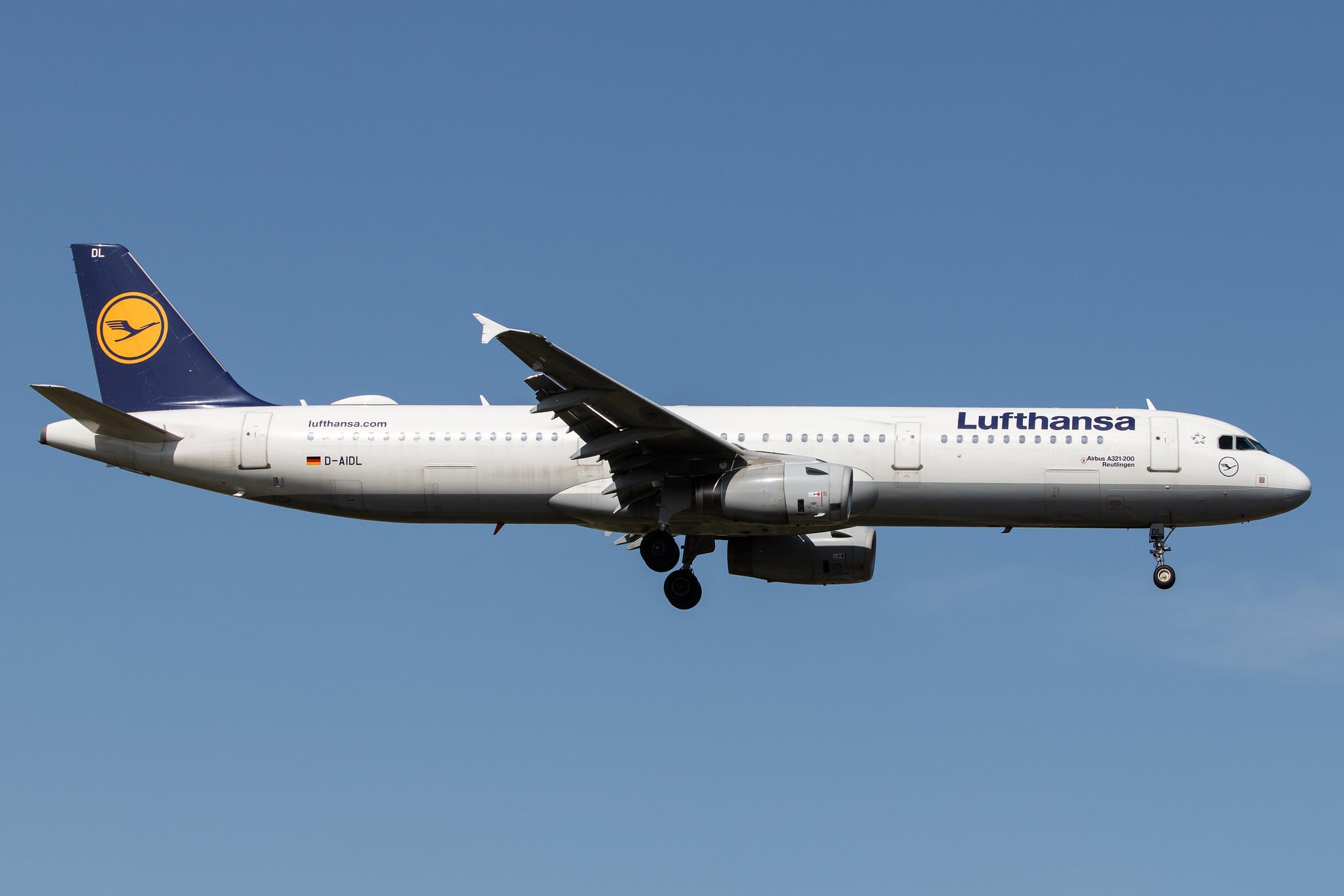 Frankfurt Airport: Lufthansa (LH / DLH) |  Airbus A321-231 A321 | D-AIDL | MSN 4881