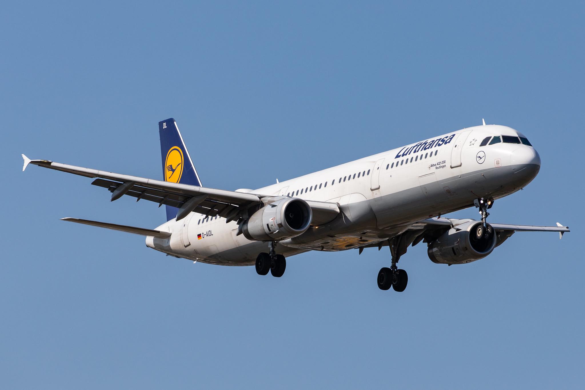 Frankfurt Airport: Lufthansa (LH / DLH) |  Airbus A321-231 A321 | D-AIDL | MSN 4881