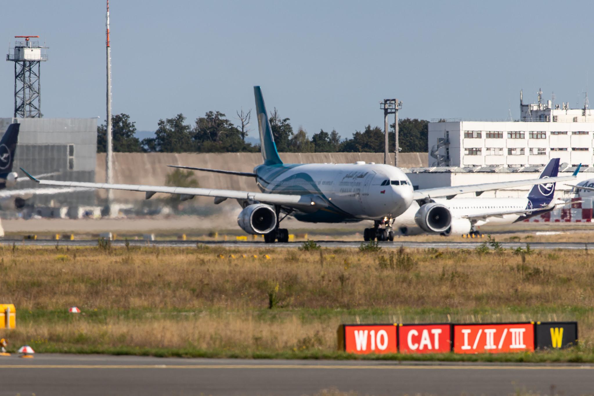 Frankfurt Airport: Oman Air (WY / OMA) |  Airbus A330-343 A333 | A4O-DB | MSN 1044