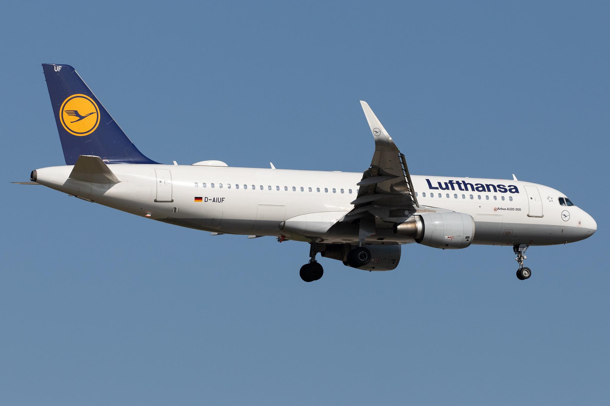Frankfurt Airport: Lufthansa (LH / DLH) |  Airbus A320-214 A320 | D-AIUF | MSN 6141