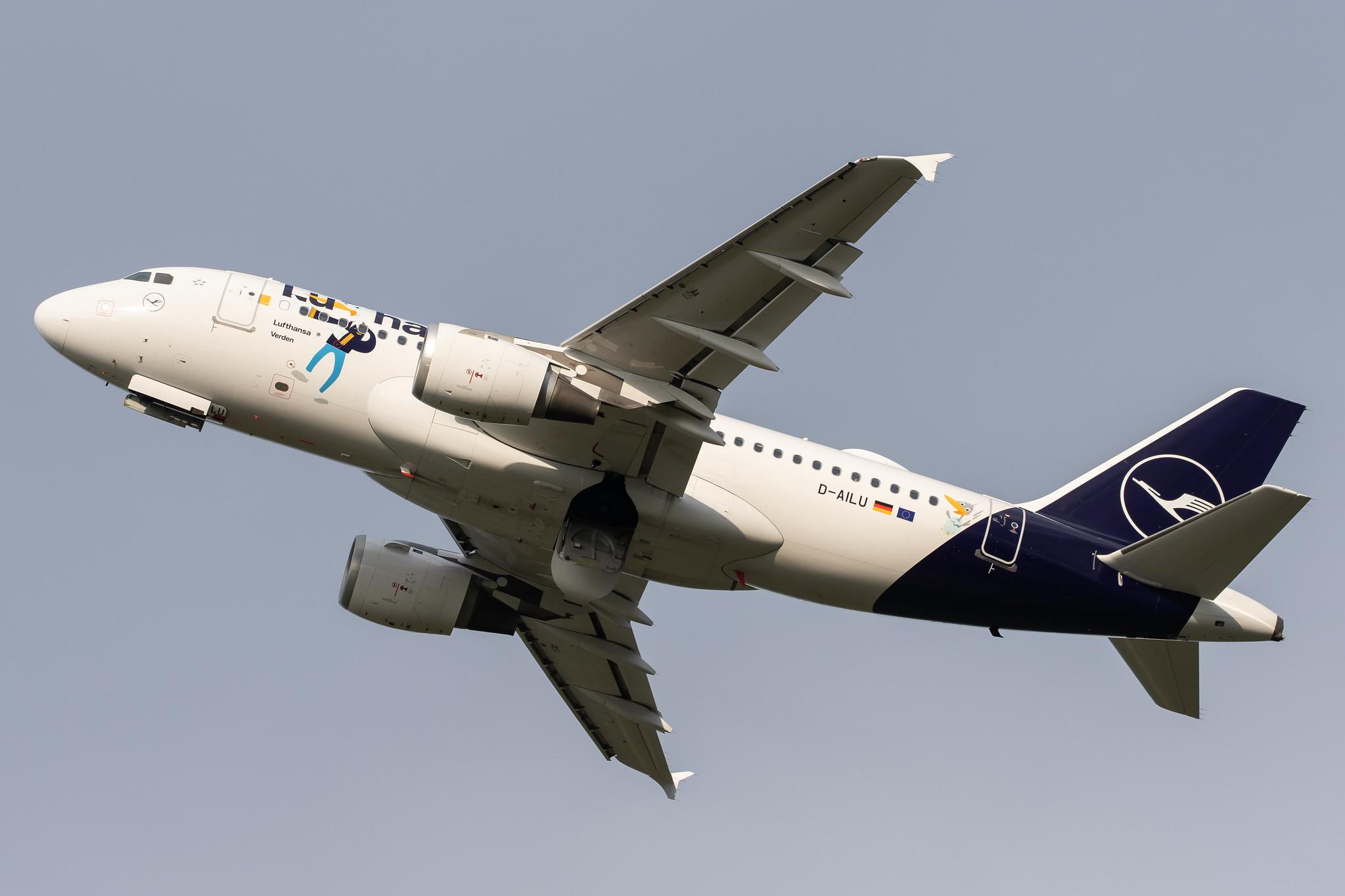 Hamburg Airport: Lufthansa (LH / DLH) |  Livery: Lu Sticker |  Airbus A319-114 A319 | D-AILU | MSN 0744