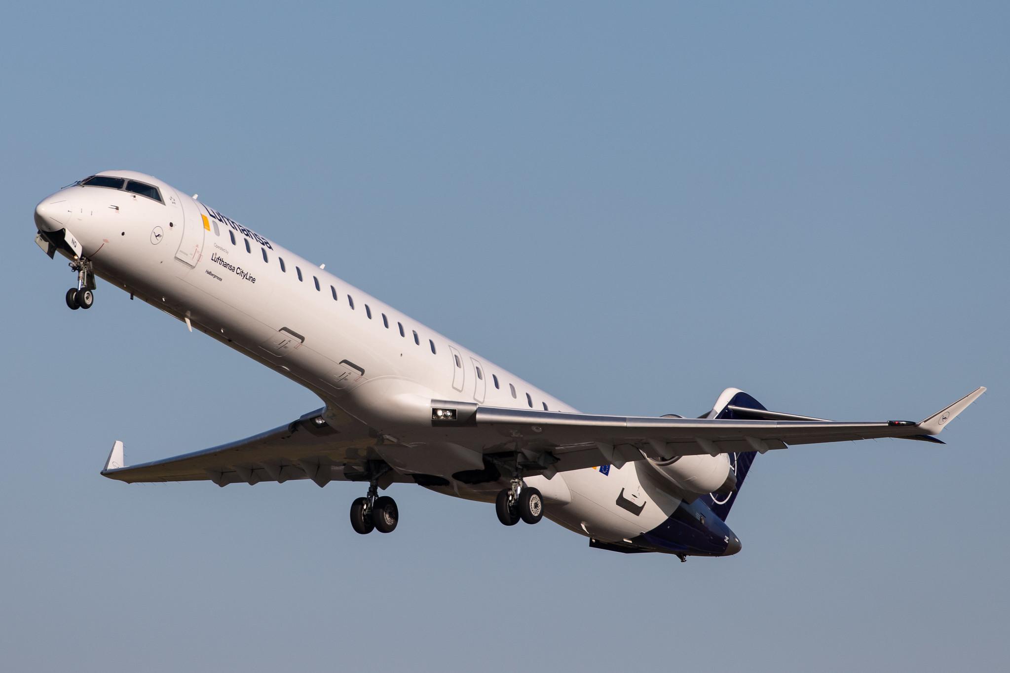 Hamburg Airport: Lufthansa (LH / DLH) | Operator: Lufthansa CityLine |  Bombardier CRJ-900LR CRJ9 | D-ACNQ | MSN 15260