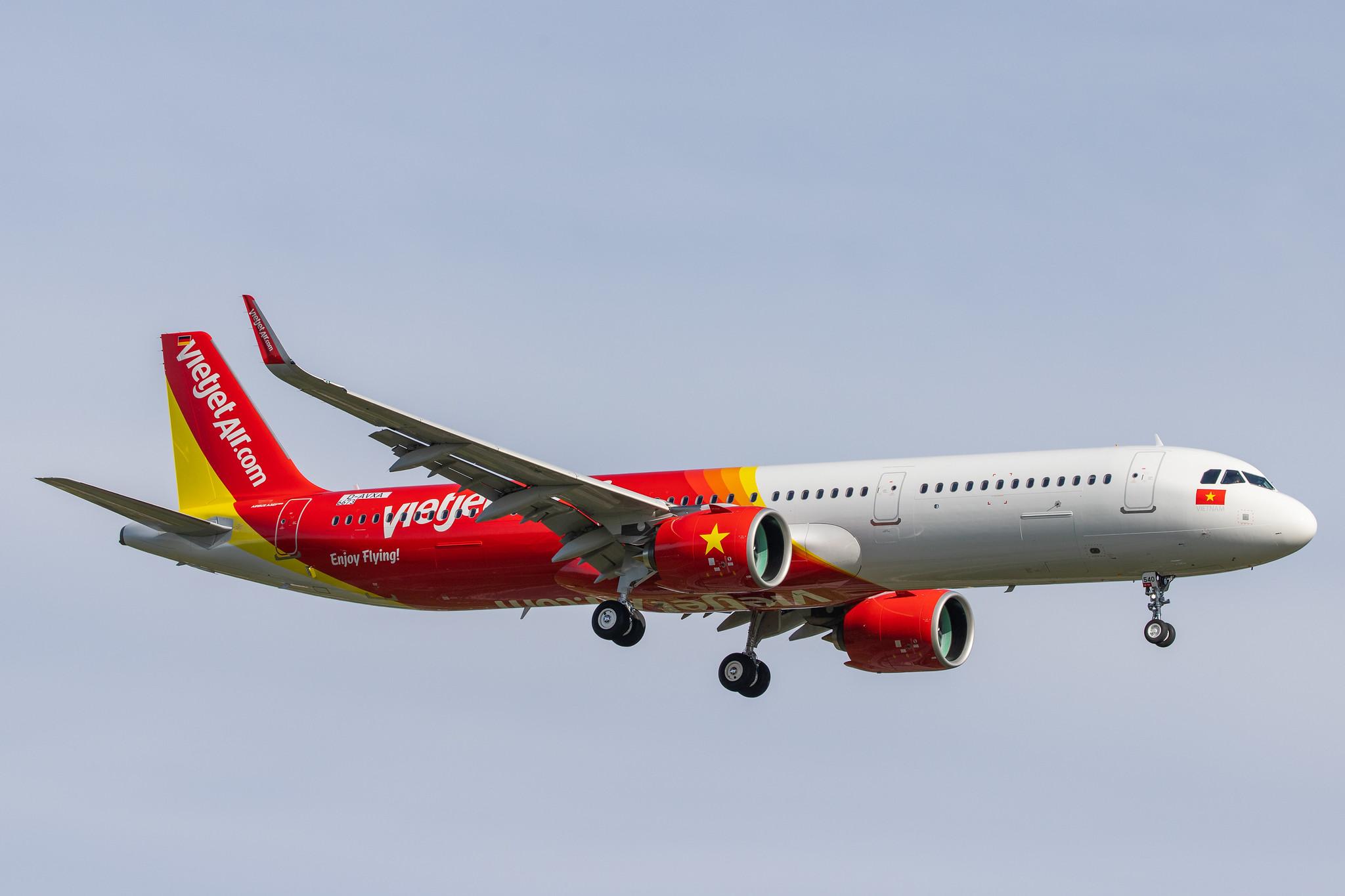 Hamburg Airport: Airbus (/ AIB) |  Airbus A321-271N A21N | D-AVXA | MSN 6673 | Future: VietjetAir.com