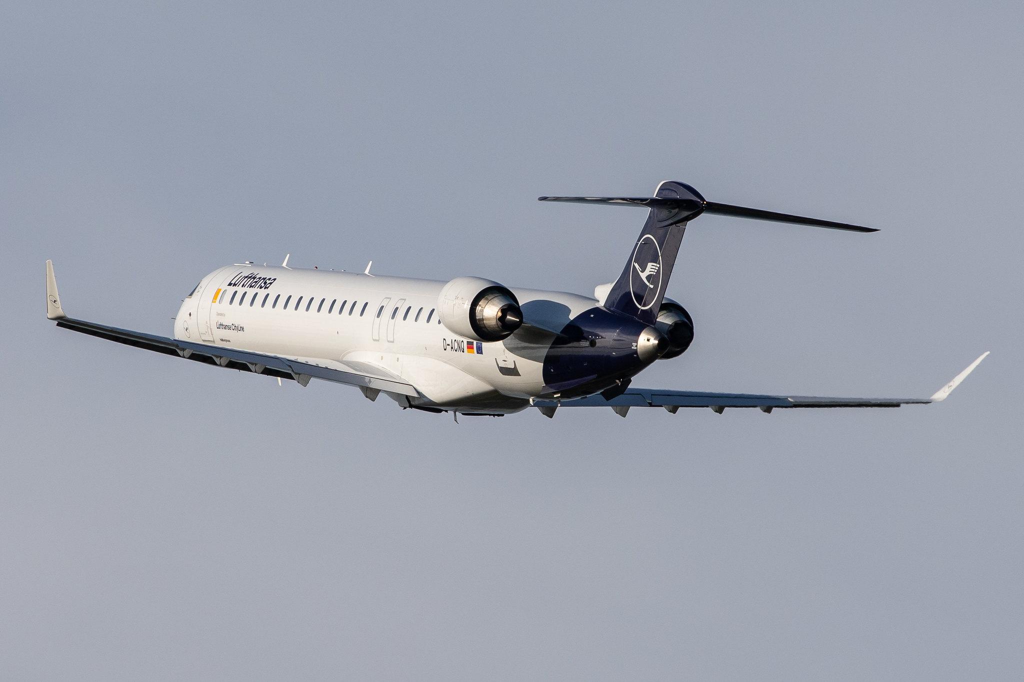 Hamburg Airport: Lufthansa (LH / DLH) | Operator: Lufthansa CityLine |  Bombardier CRJ-900LR CRJ9 | D-ACNQ | MSN 15260