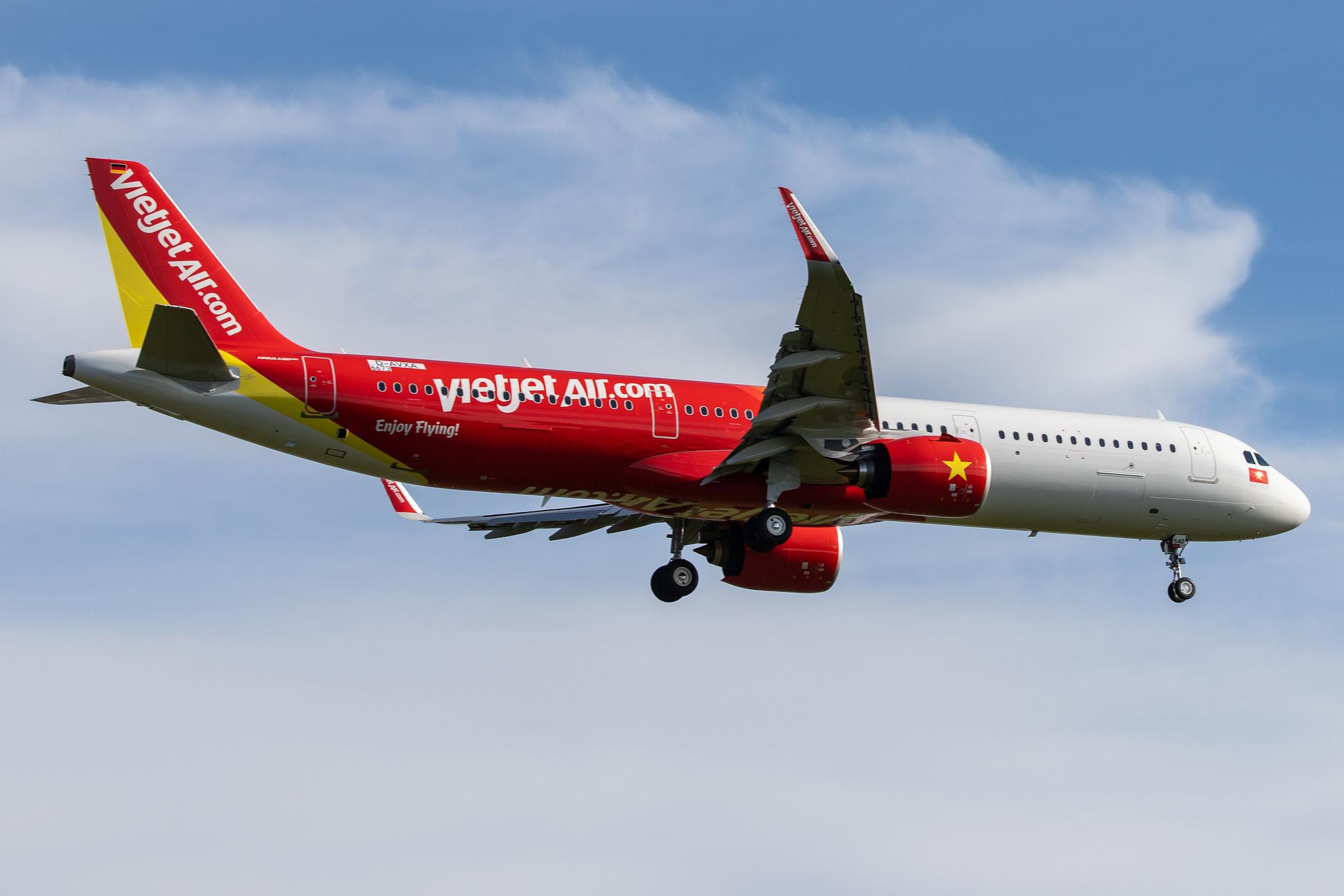 Hamburg Airport: Airbus (/ AIB) |  Airbus A321-271N A21N | D-AVXA | MSN 6673 | Future: VietjetAir.com