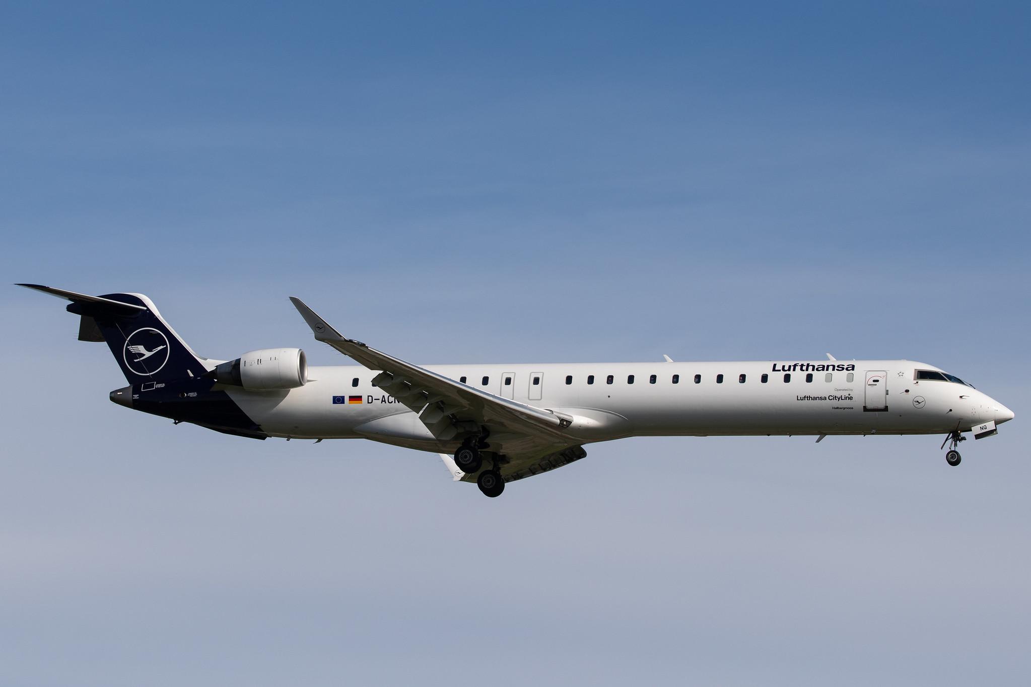Hamburg Airport: Lufthansa (LH / DLH) | Operator: Lufthansa CityLine |  Bombardier CRJ-900LR CRJ9 | D-ACNQ | MSN 15260