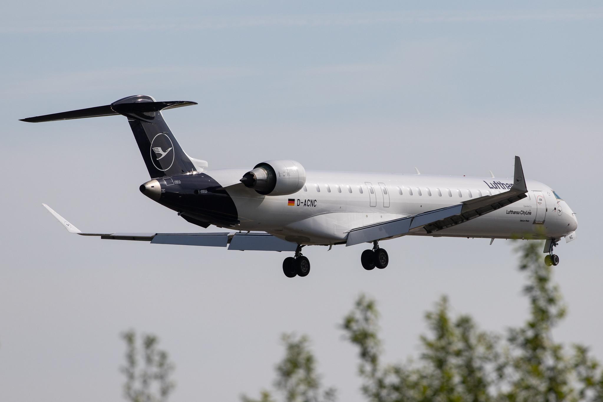 Hamburg Airport: Lufthansa (LH / DLH) | Operator: Lufthansa CityLine |  Bombardier CRJ-900LR CRJ9 | D-ACNC | MSN 15236