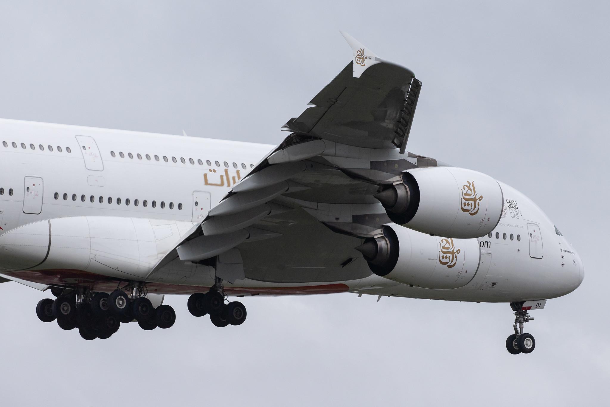 London Heathrow Airport: Emirates (EK / UAE) |  Airbus A380-861 A388 | A6-EDI | MSN 028