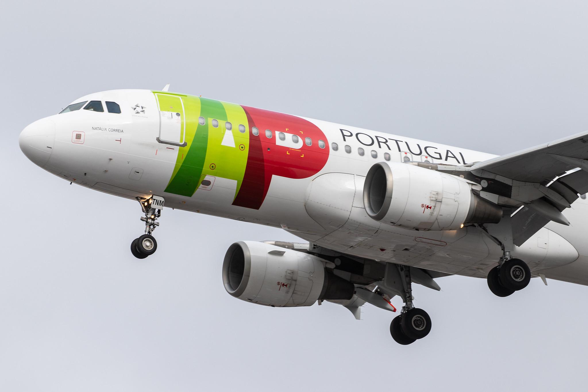 London Heathrow Airport: TAP Air Portugal (TP / TAP) |  Airbus A320-214 A320 | CS-TNM | MSN 1799