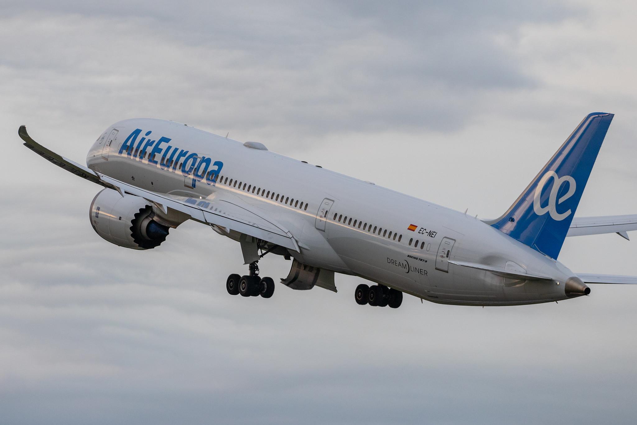 Hamburg Airport: Air Europa (UX / AEA) |  Boeing 787-9 Dreamliner B789 | EC-NEI | MSN 65249