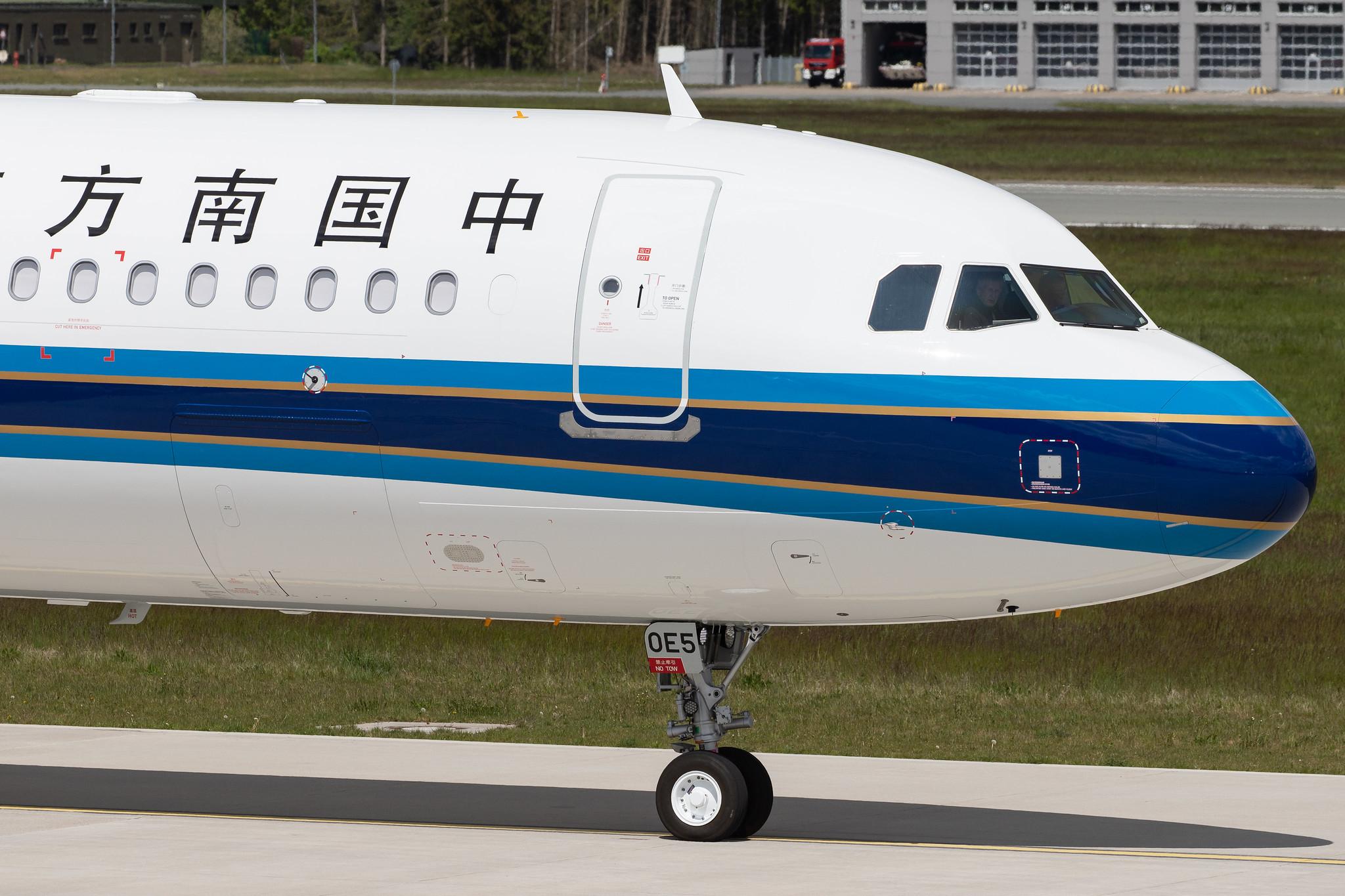 Flughafen Rostock-Laage: China Southern Airlines (CZ/ CSN) |  Airbus A321-253NX A21N | D-AVXW | MSN 9288
