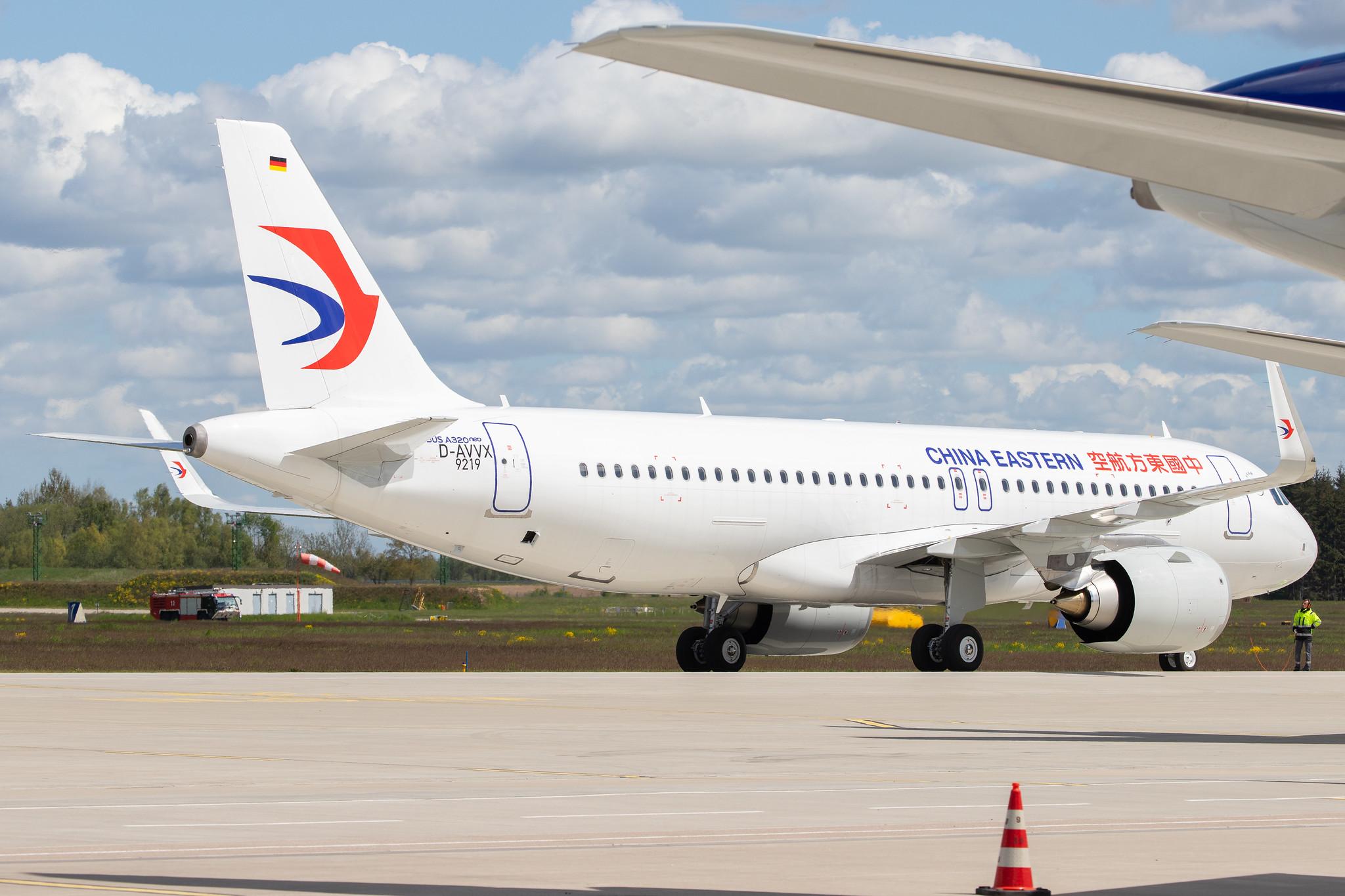 Flughafen Rostock-Laage: China Eastern Airlines (MU/ CES) |  Airbus A320-251N A20N | D-AVVX | MSN 9219