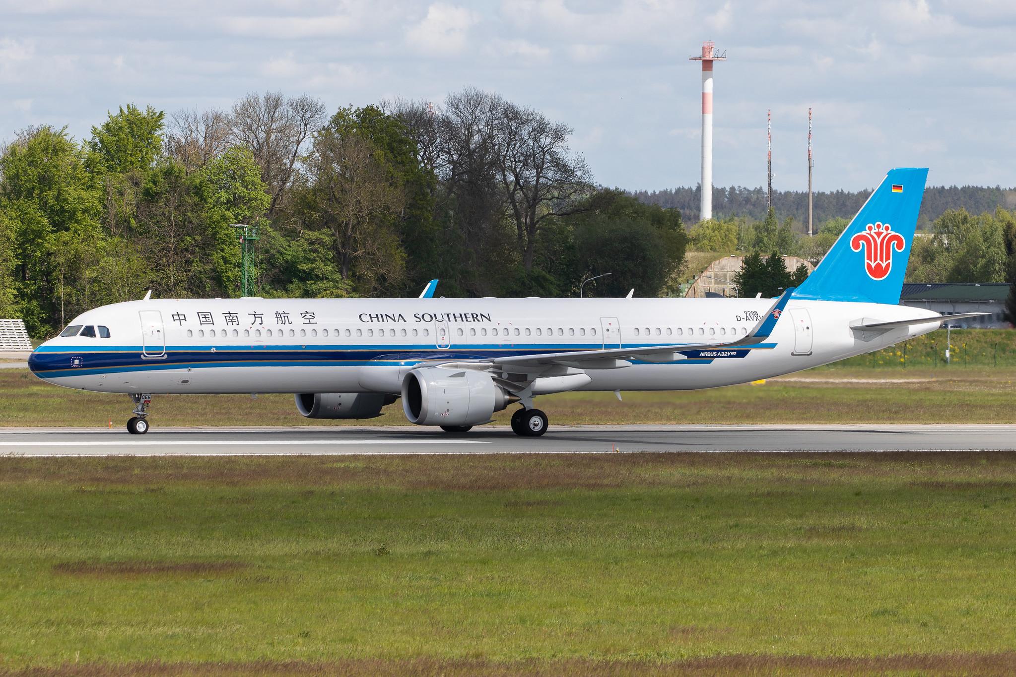 Flughafen Rostock-Laage: China Southern Airlines (CZ/ CSN) |  Airbus A321-253NX A21N | D-AVXW | MSN 9288
