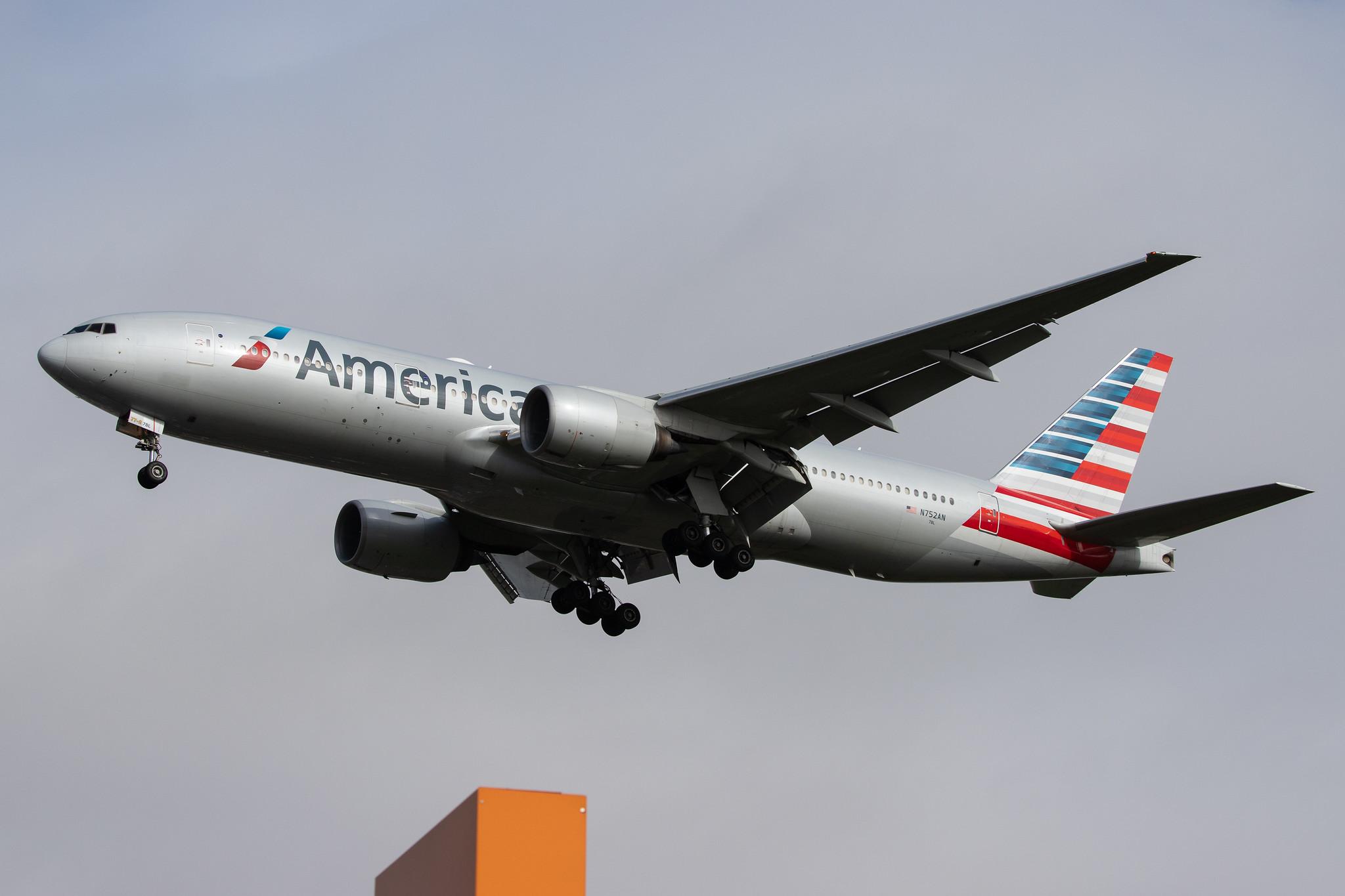 London Heathrow Airport: American Airlines (AA / AAL) |  Boeing 777-223(ER) B772 | N752AN | MSN 30260