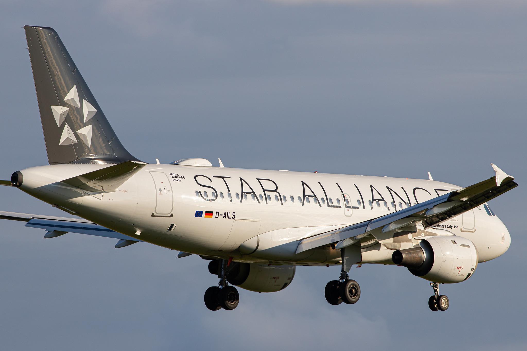 Hamburg Airport: Lufthansa (LH / DLH) |  Livery: Star Alliance Livery | Operator: Lufthansa CityLine |  Airbus A319-114 A319 | D-AILS | MSN 0729