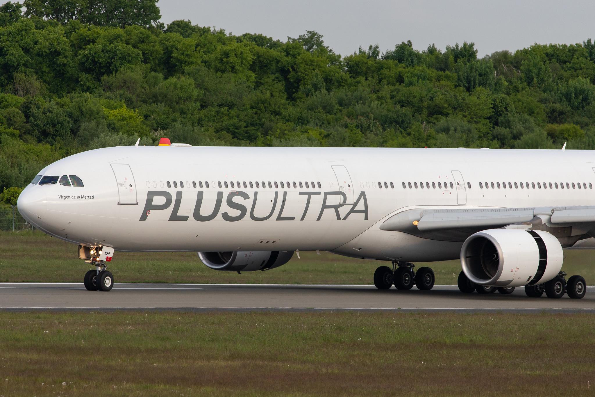 Hamburg Airport: Plus Ultra (PU / PUE) |  Airbus A340-642 A346 | EC-NFP | MSN 0933